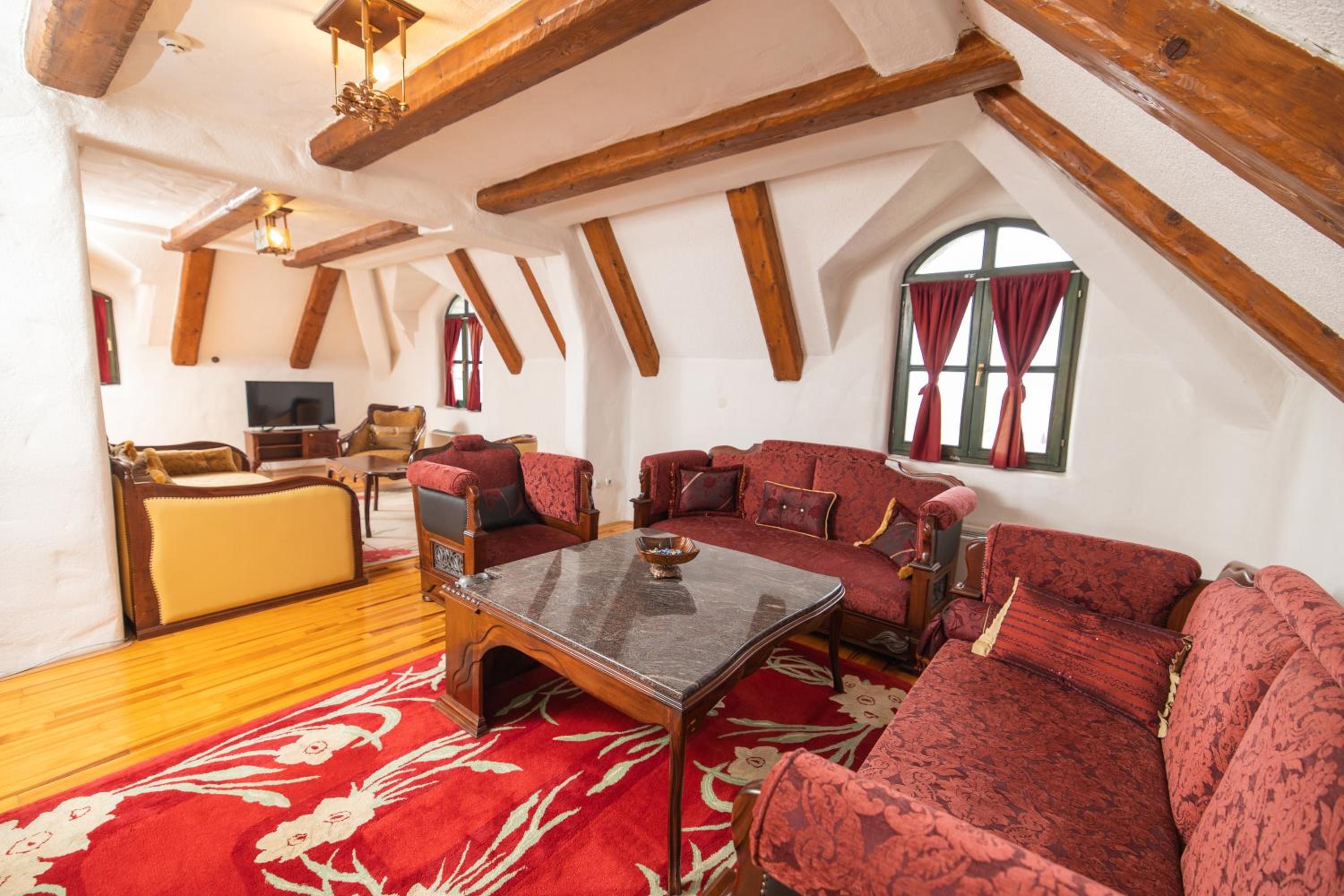 Deluxe Family Suite