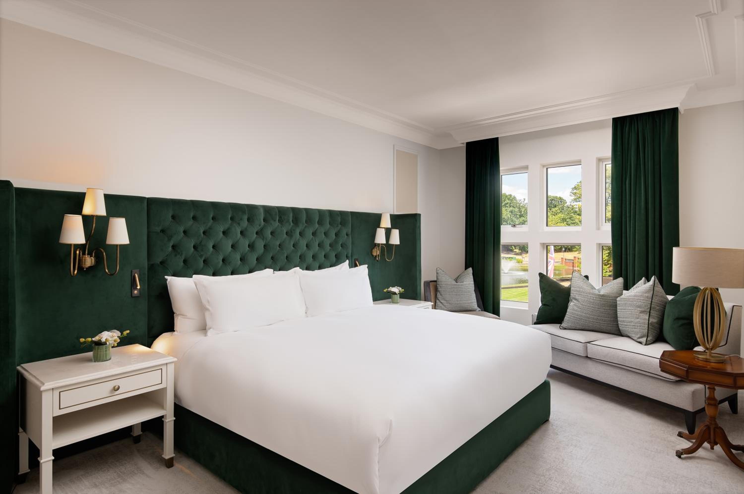 Luxury Two Bedroom Corner Suite - Photo 3