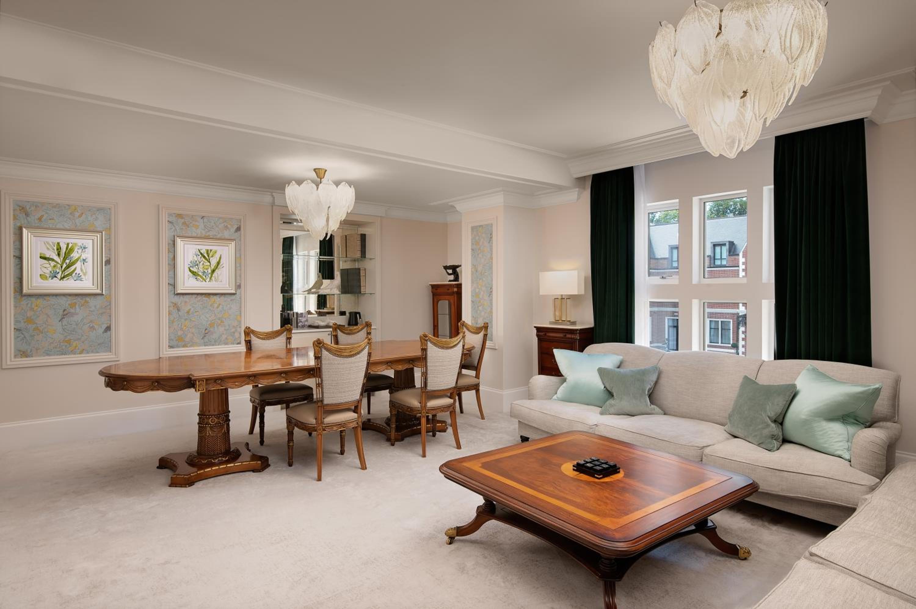 Luxury Two Bedroom Corner Suite - Photo 10