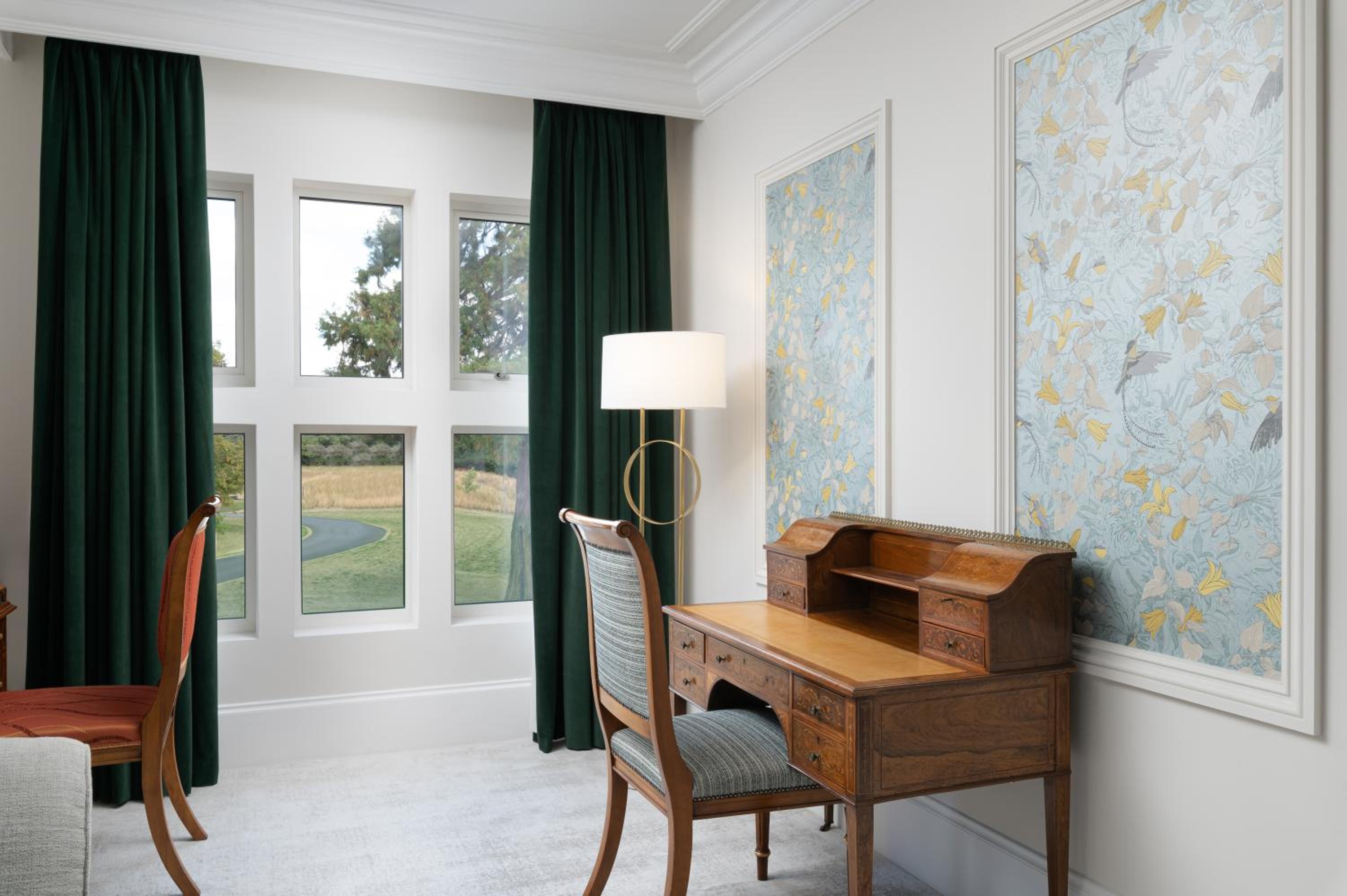 Luxury Two Bedroom Corner Suite - Photo 9