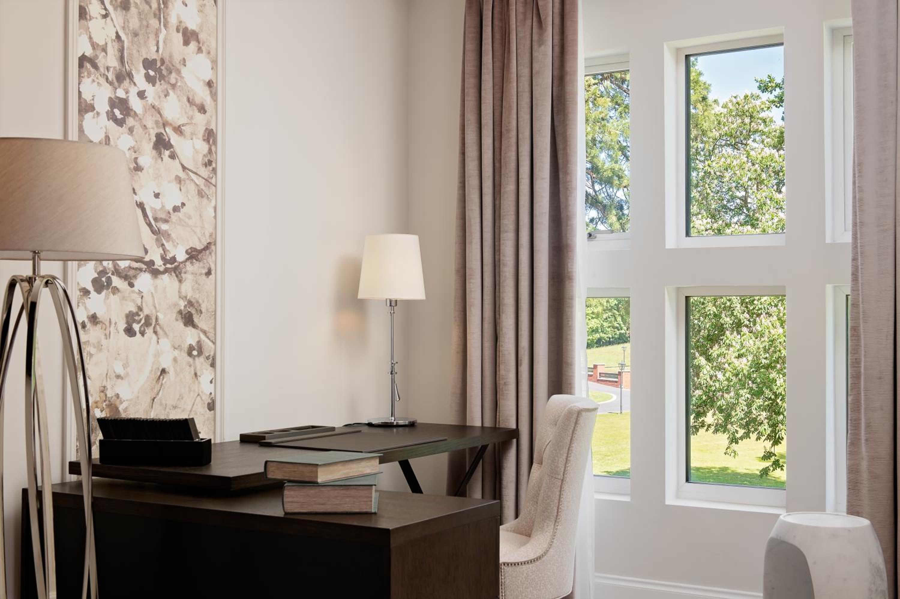 Luxury Two Bedroom Corner Suite - Photo 8