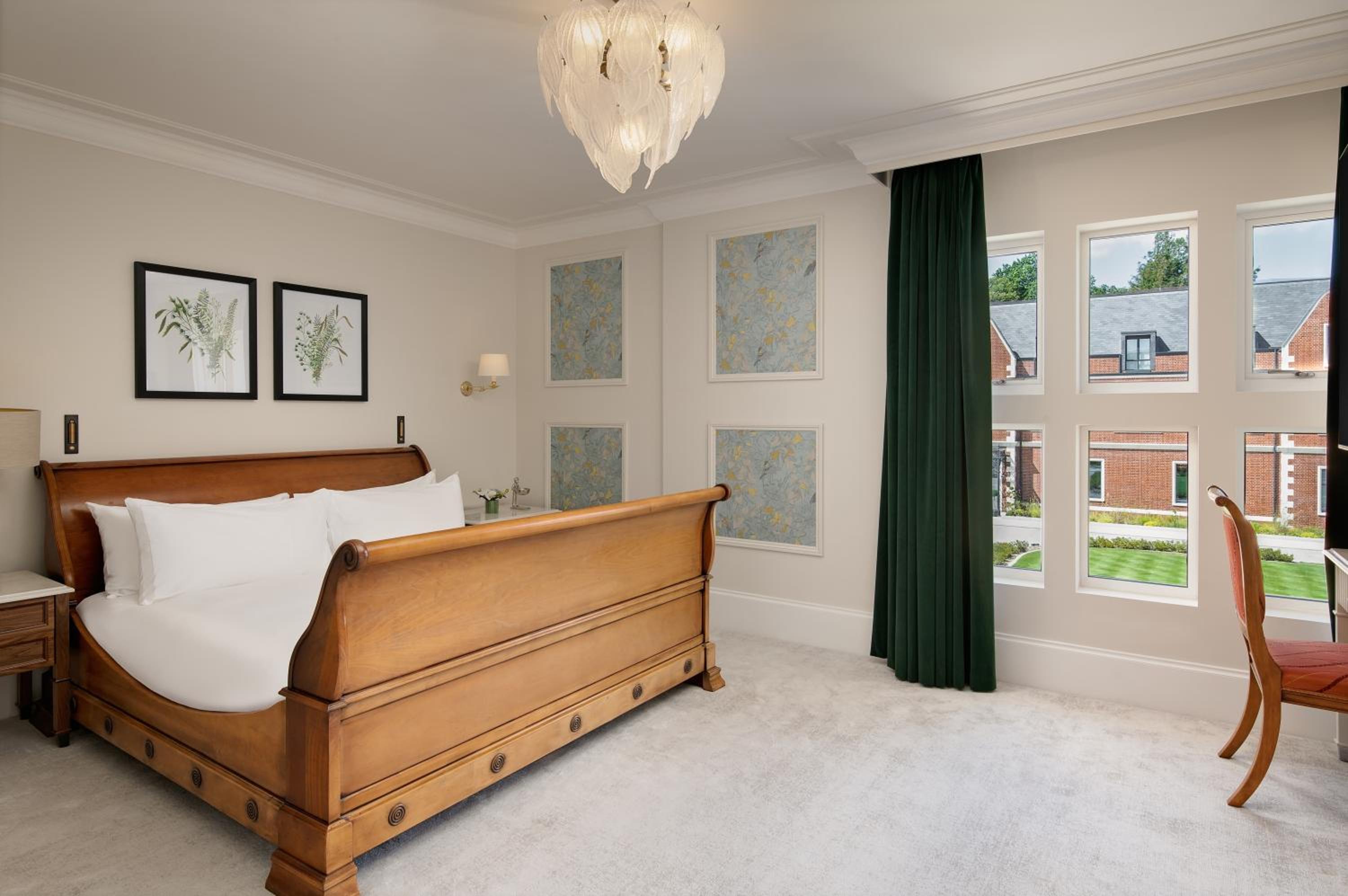 Luxury Two Bedroom Corner Suite - Photo 5