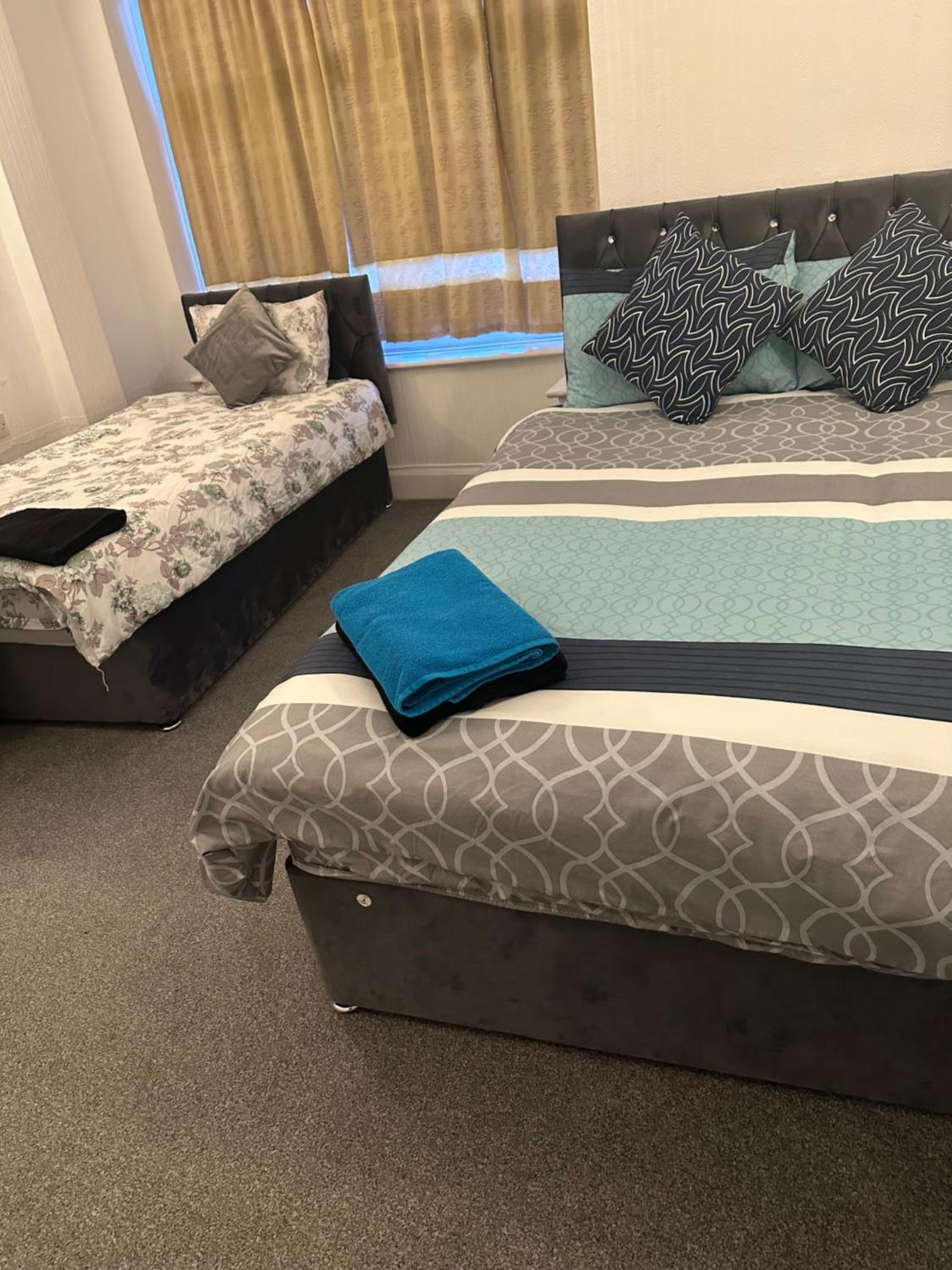 Deluxe Room (2 Adults + 1 Child) photo 2