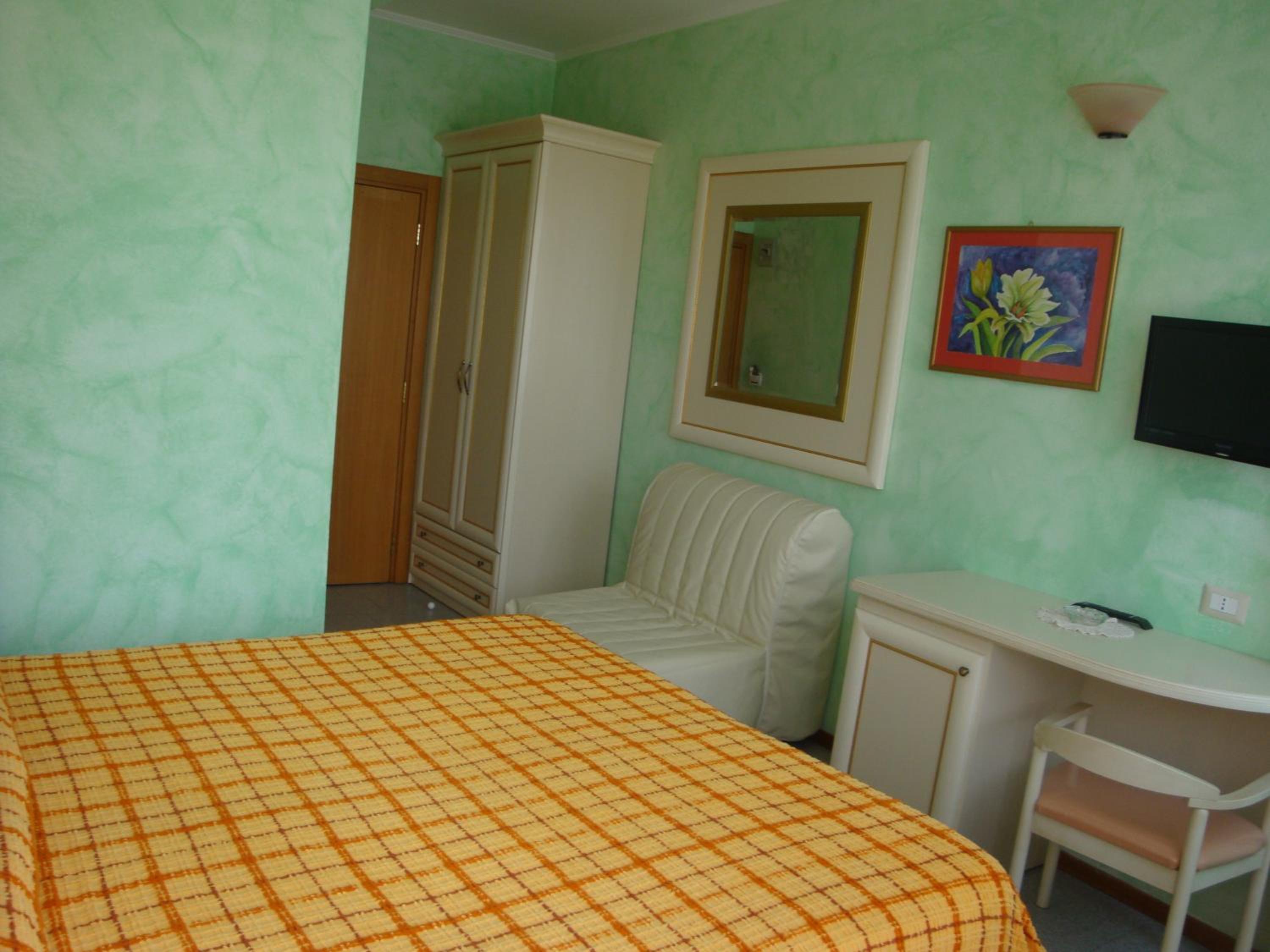 Triple Room with Balcony photo 2