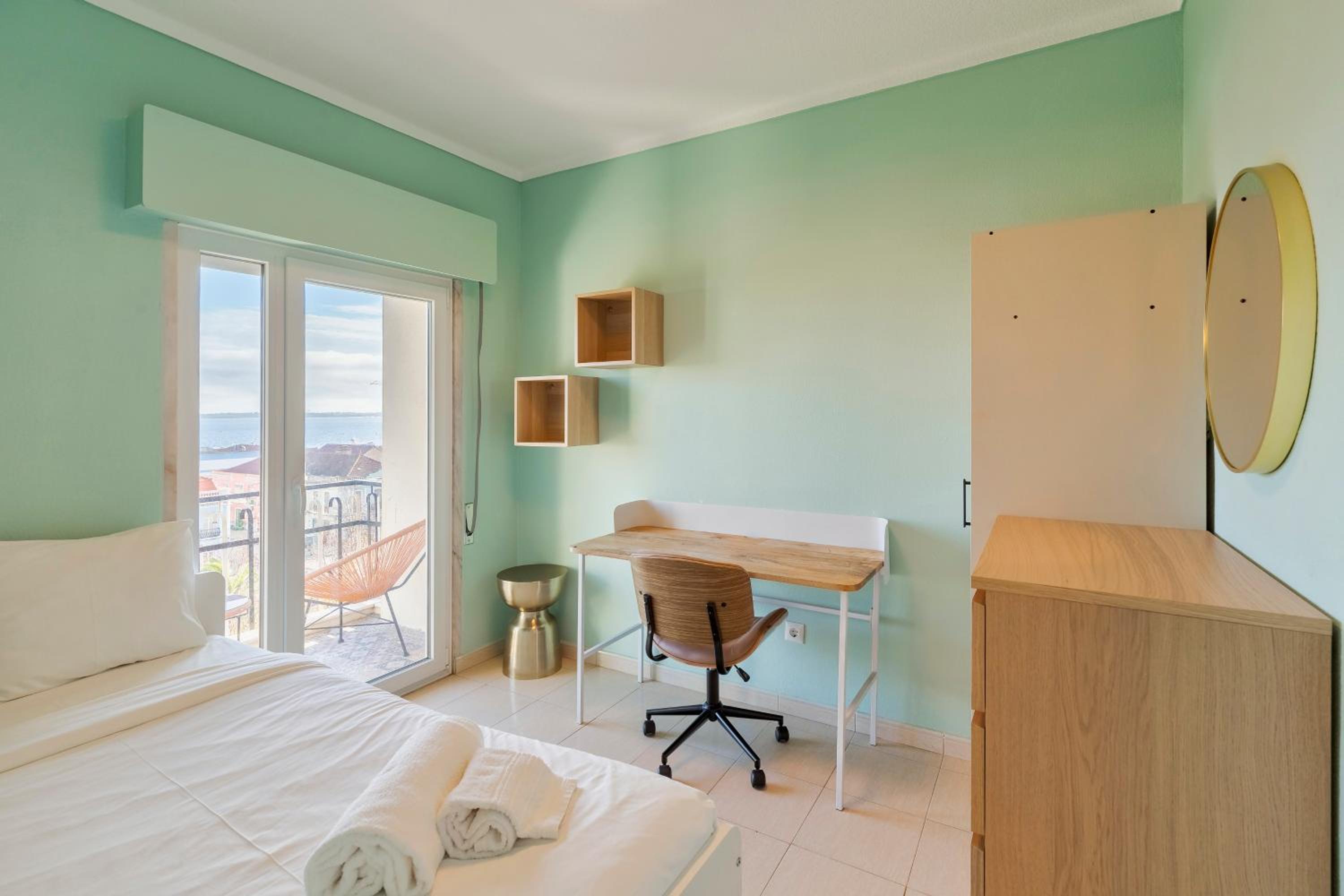 Apartment photo 2