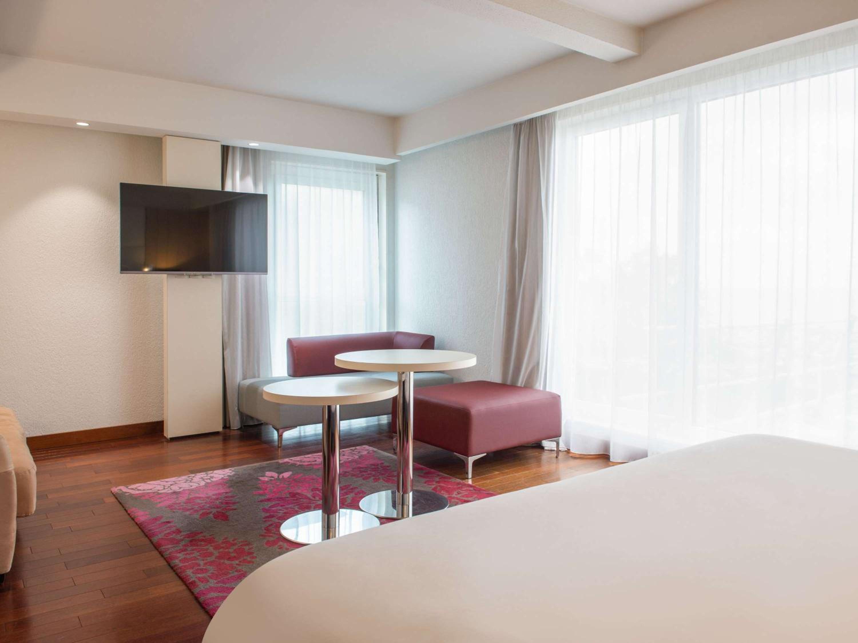 Privilege Suite with One Double Bed and Lounge - Sea View