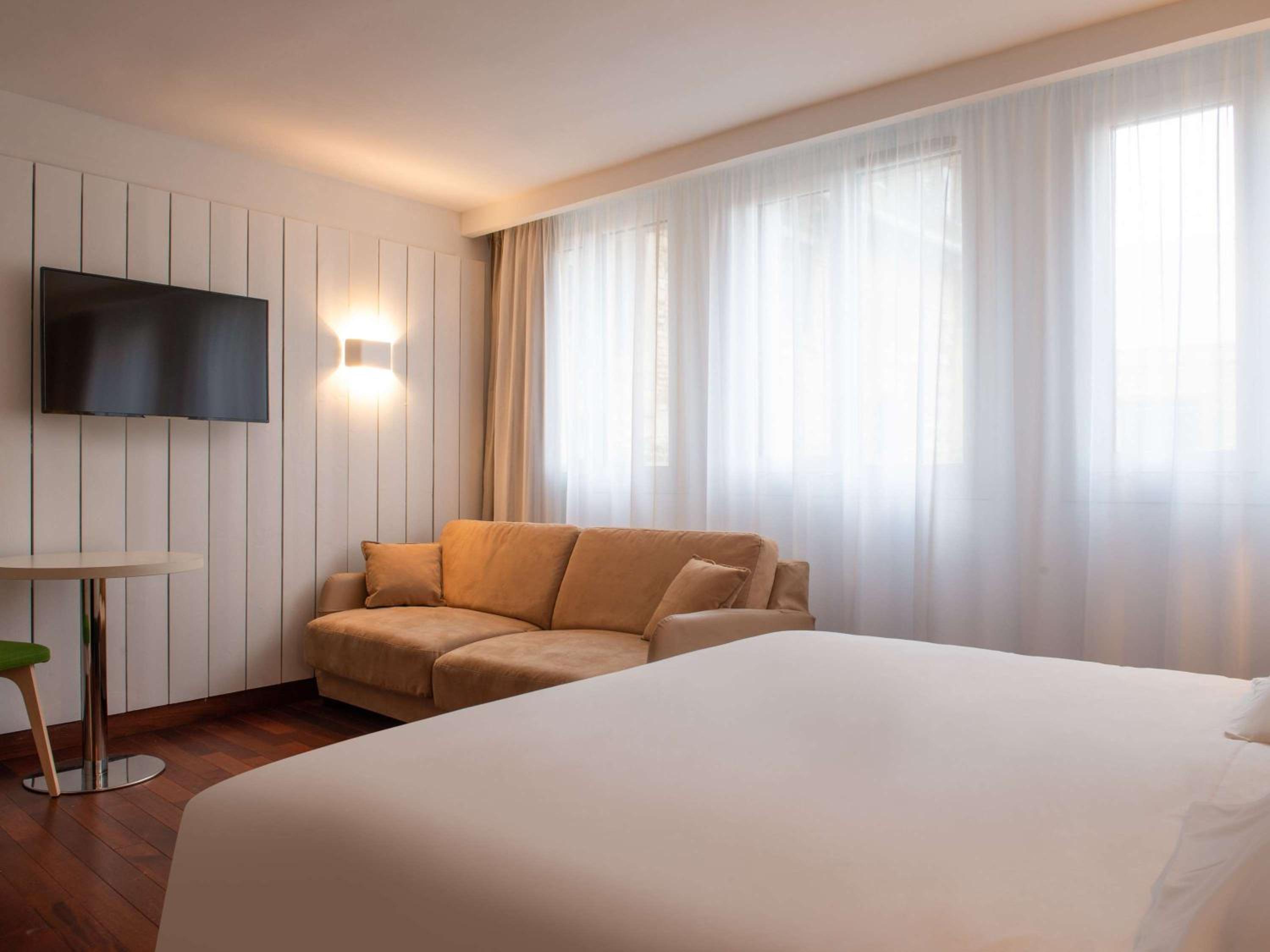 Family Room with Sofa-Bed - Photo 4