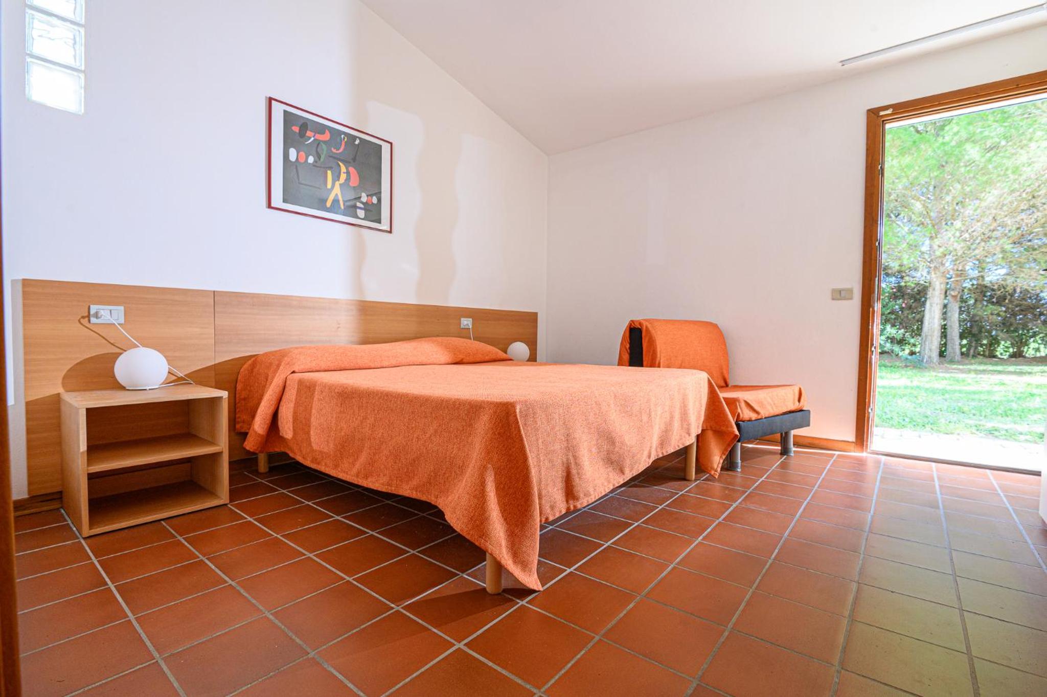 One-Bedroom Apartment with Patio photo 1