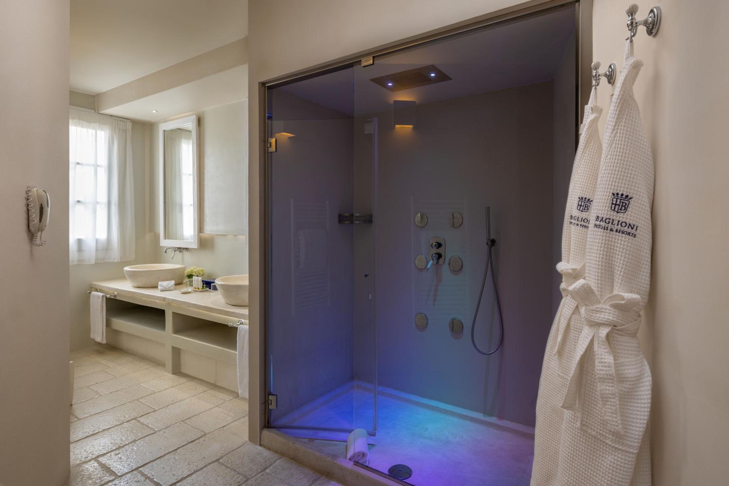 Executive Suite - Photo 2