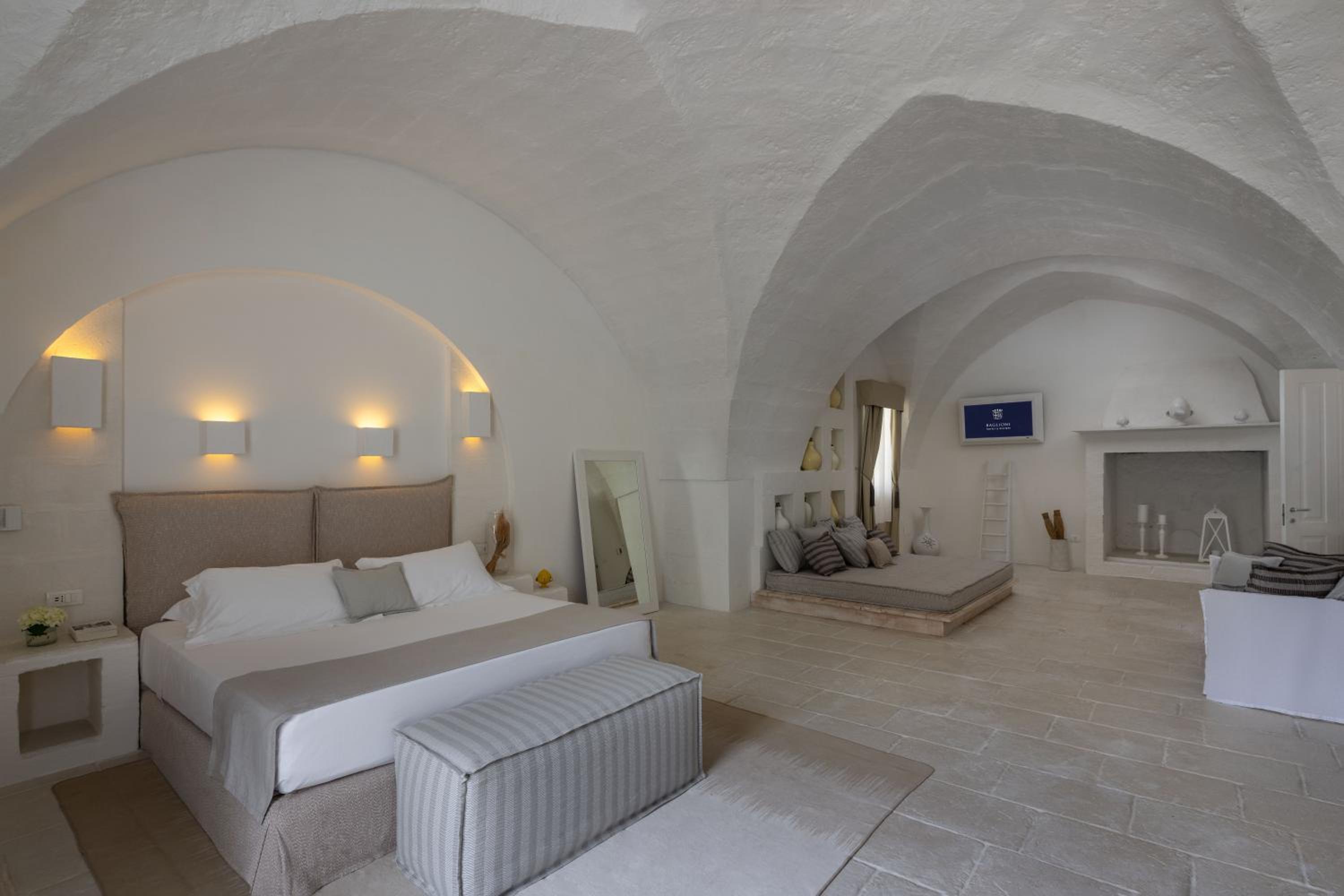 Executive Suite - Photo 5