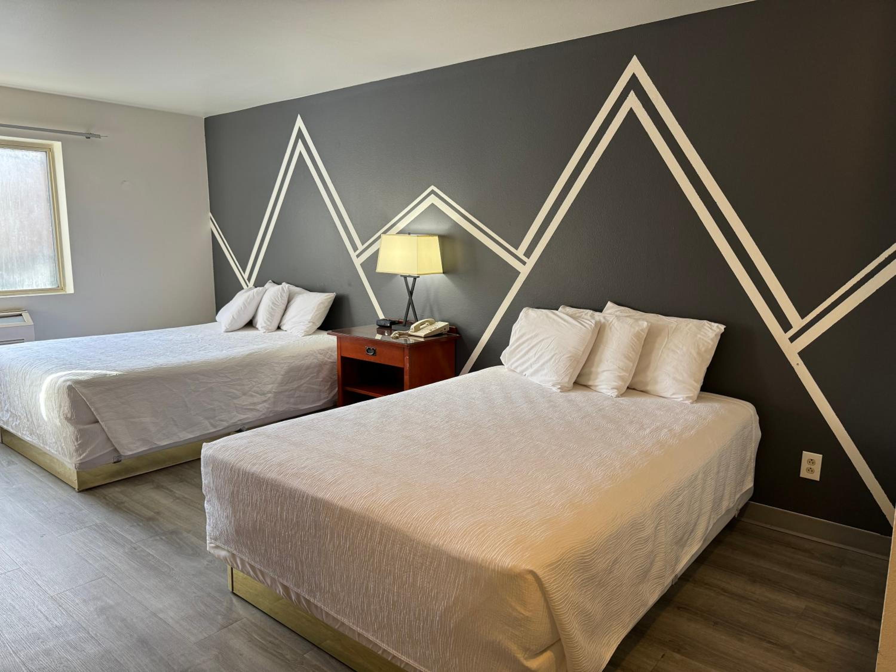 Queen Room with Two Queen Beds photo 1