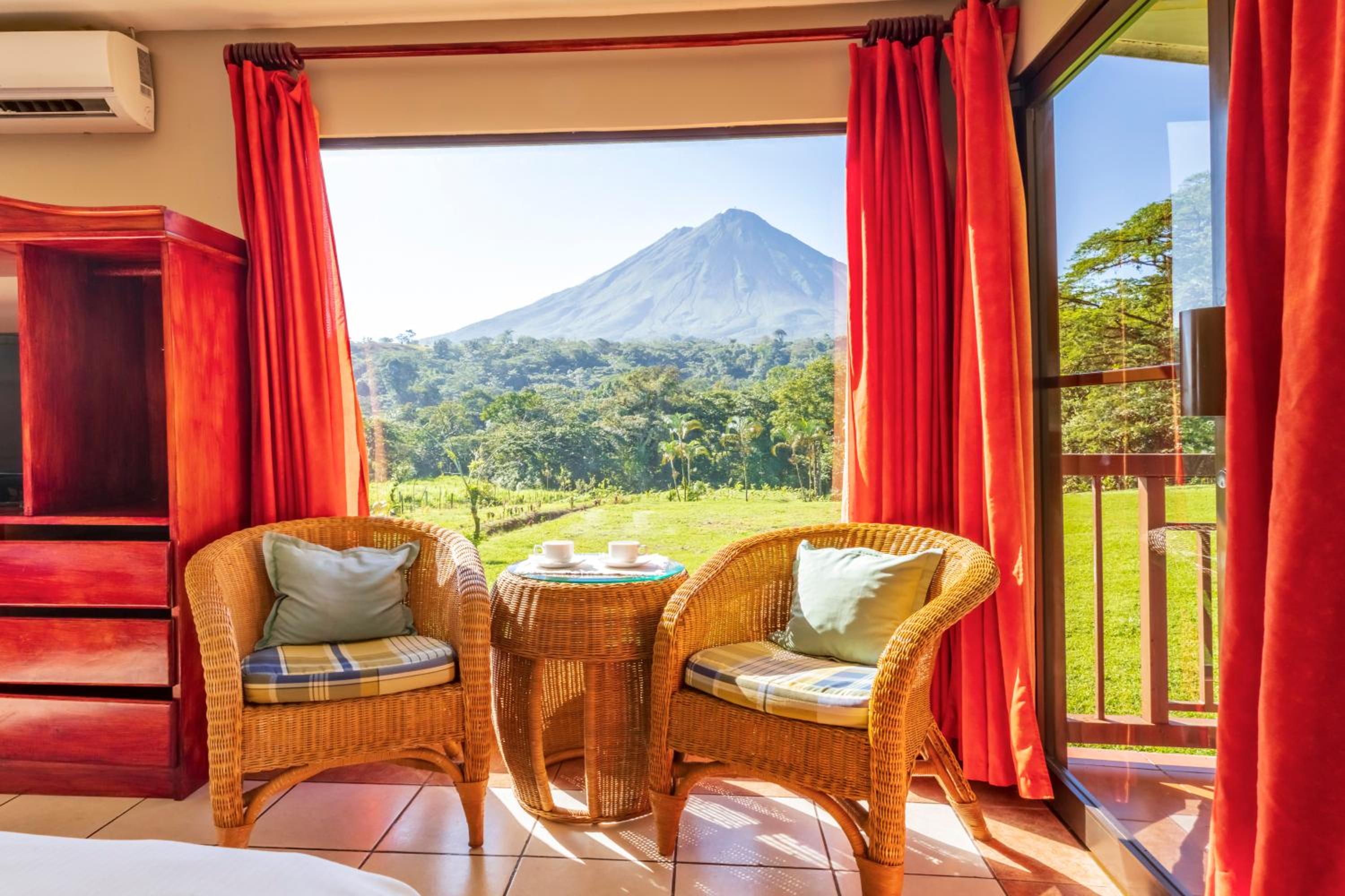 Superior Double Room - Volcano View - Photo 10