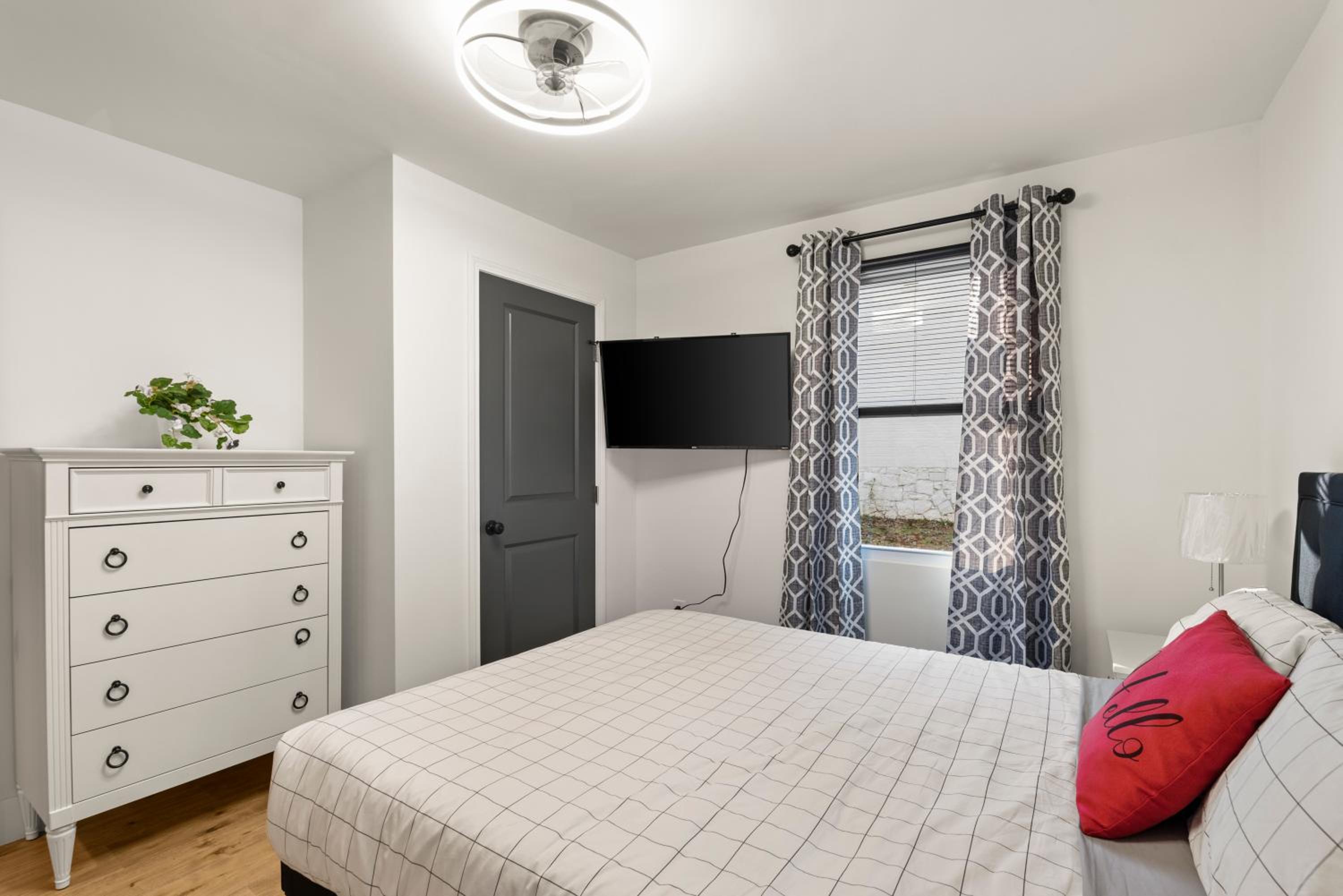 Two-Bedroom House photo 2