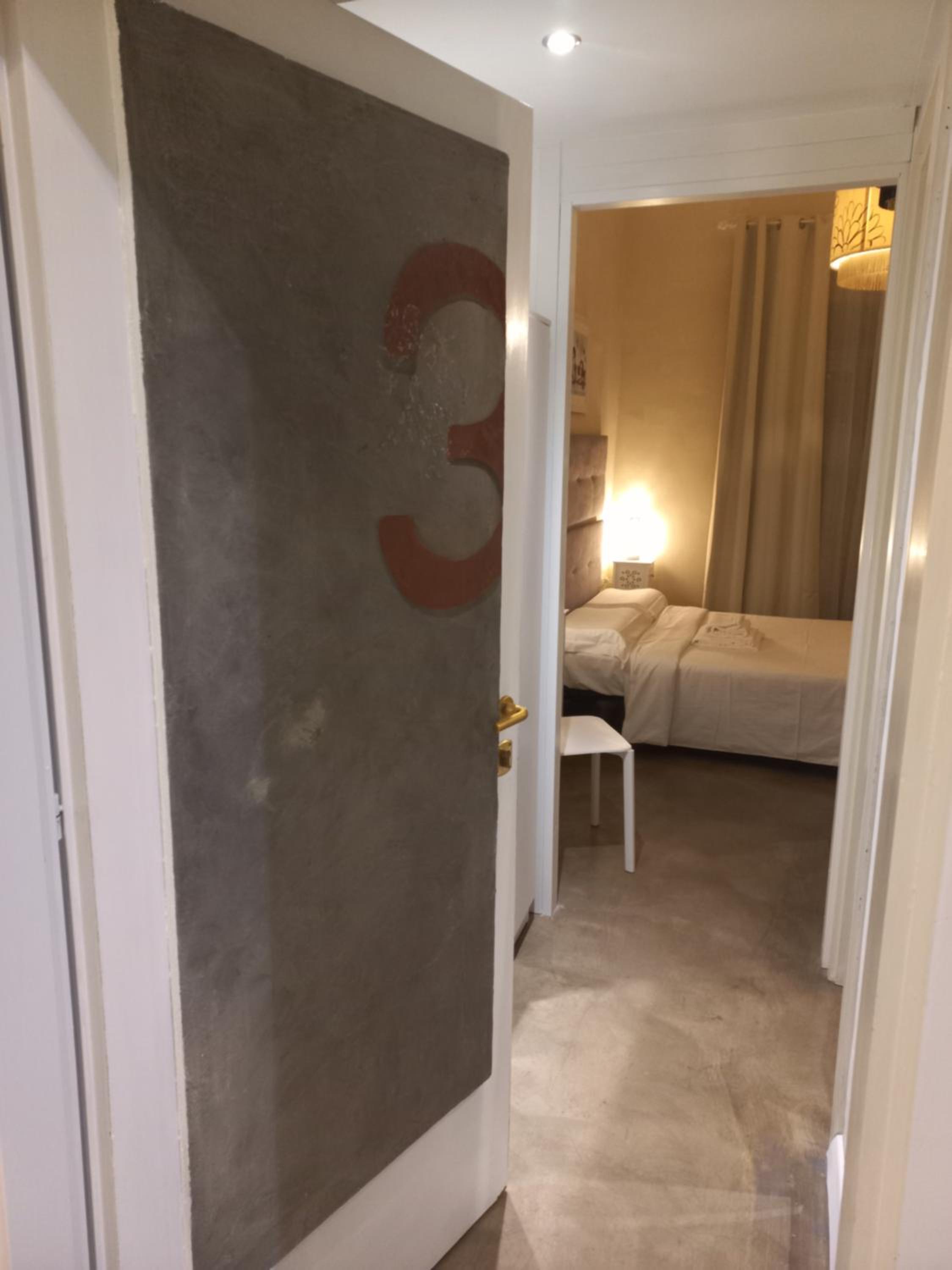 Large Single Room photo 1
