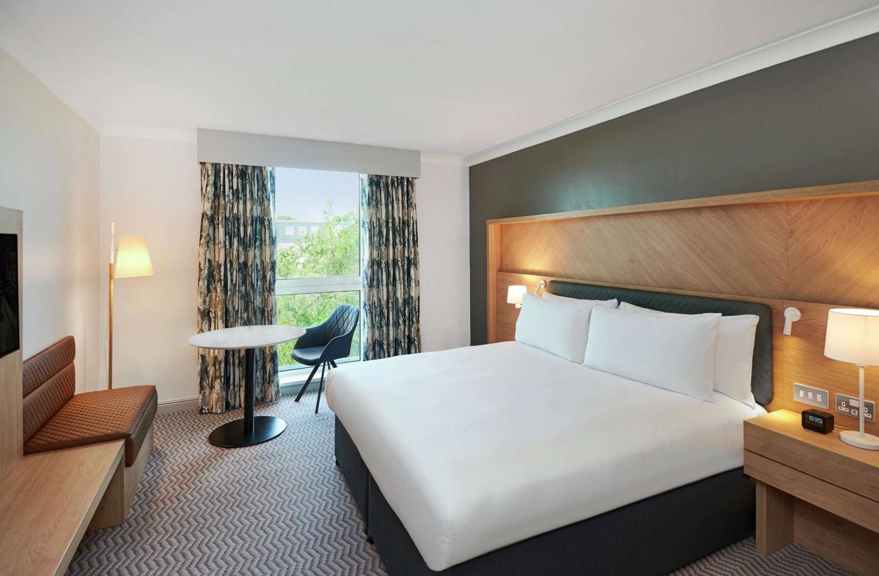 Deluxe King Room - Photo 1