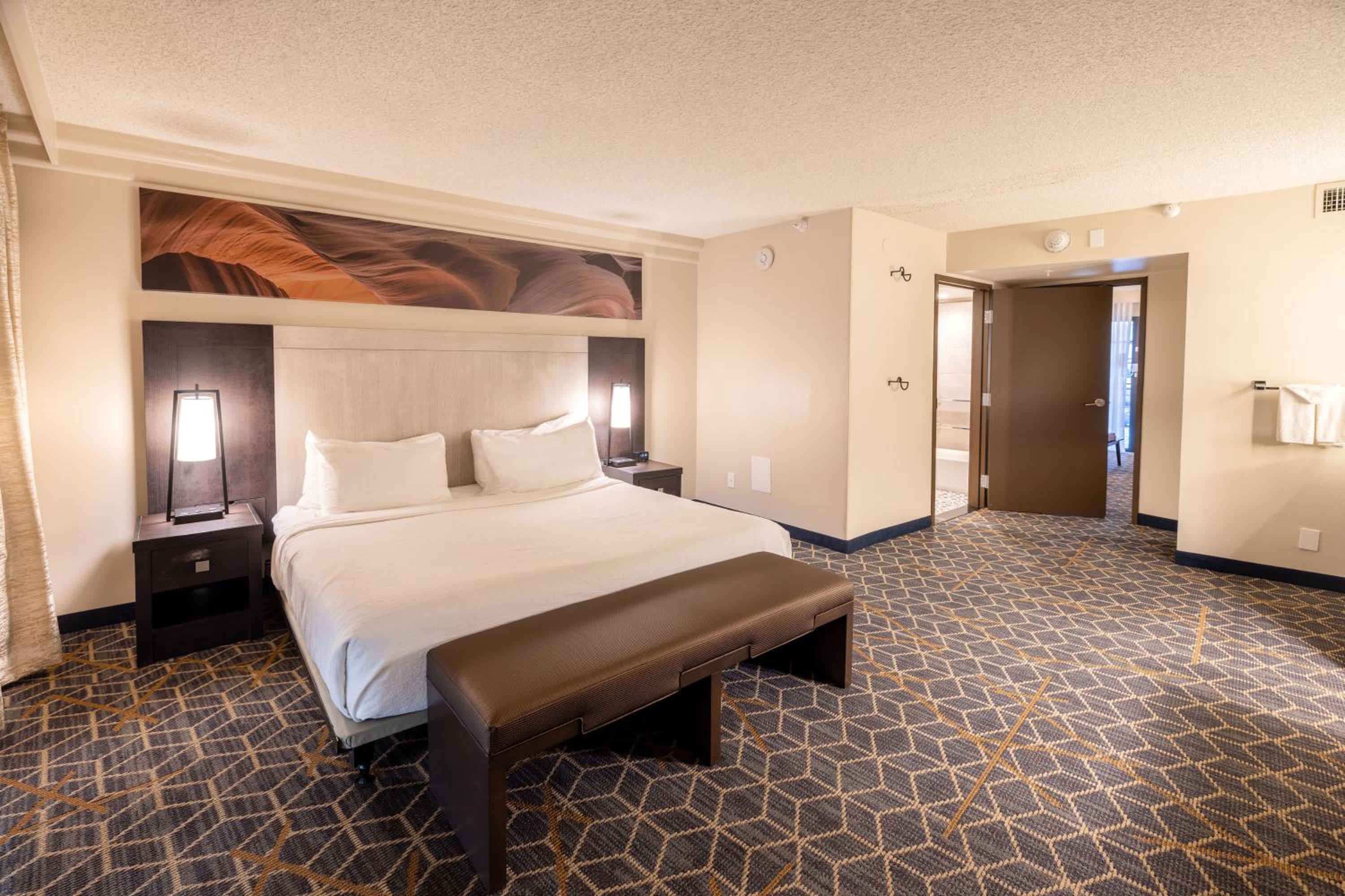 Two-Room Suite - Photo 2