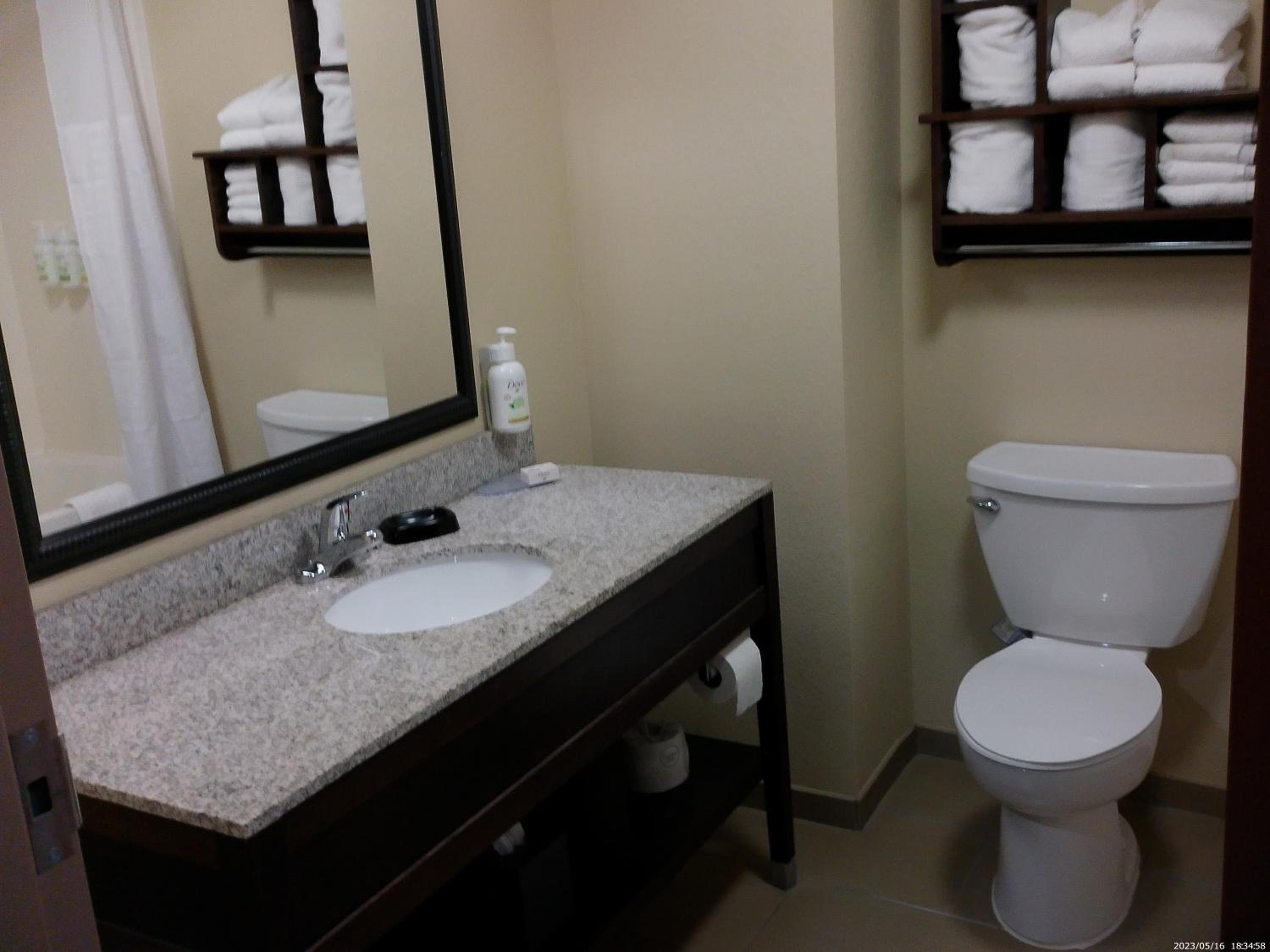 King Room - Non-Smoking - Photo 3
