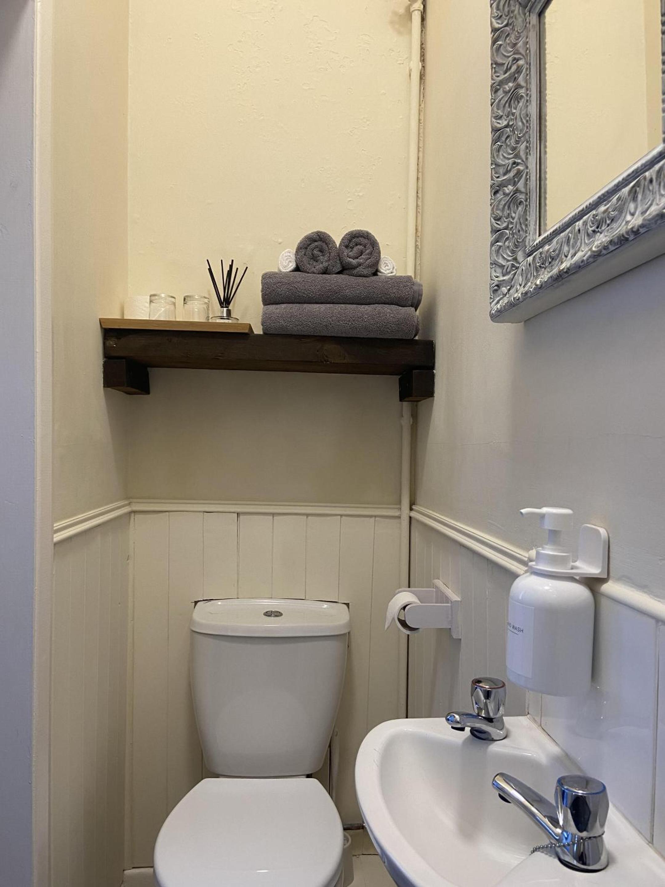 Double Room with Private Bathroom photo 2