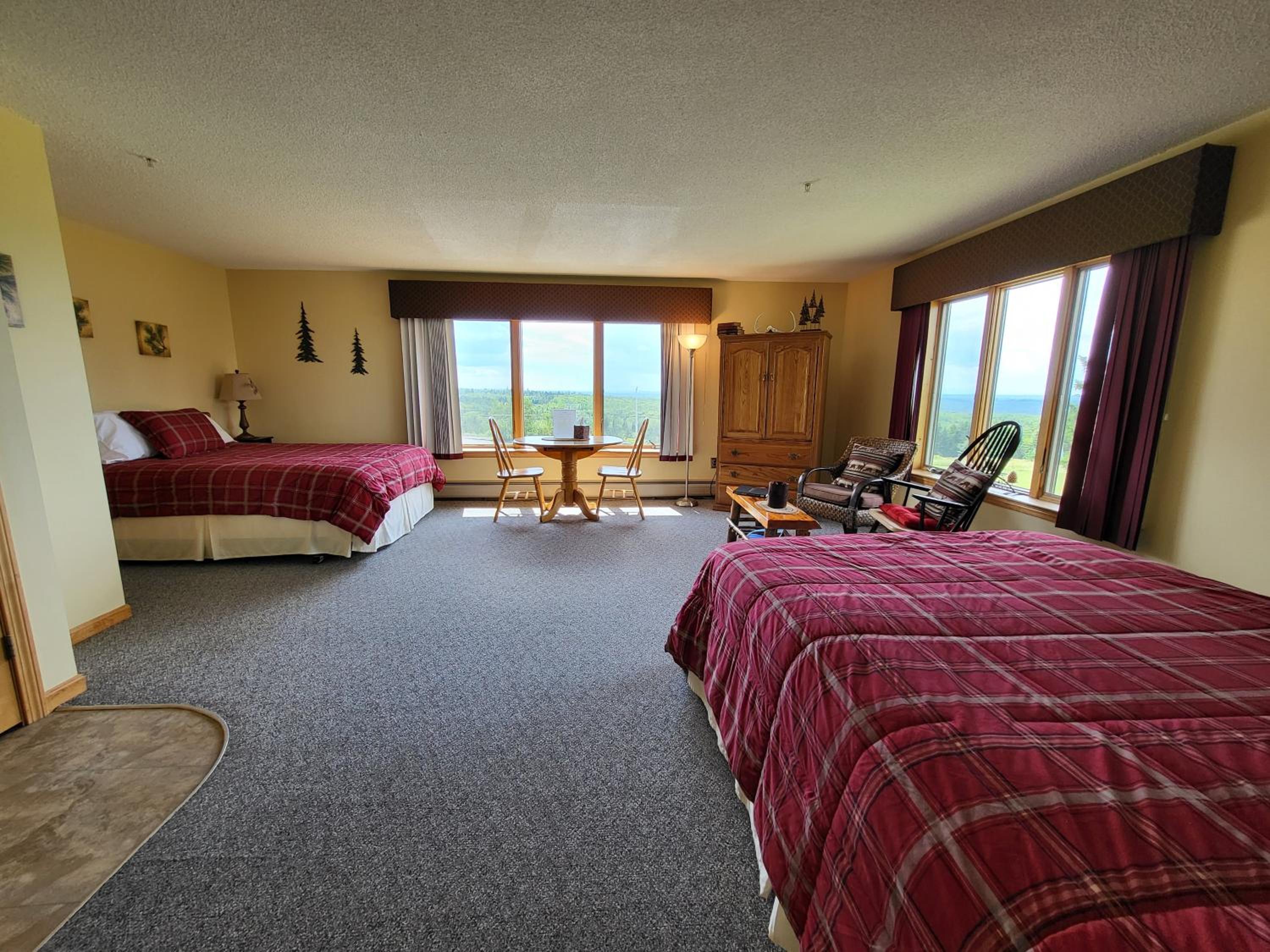 Quadruple Room with Mountain View photo 1