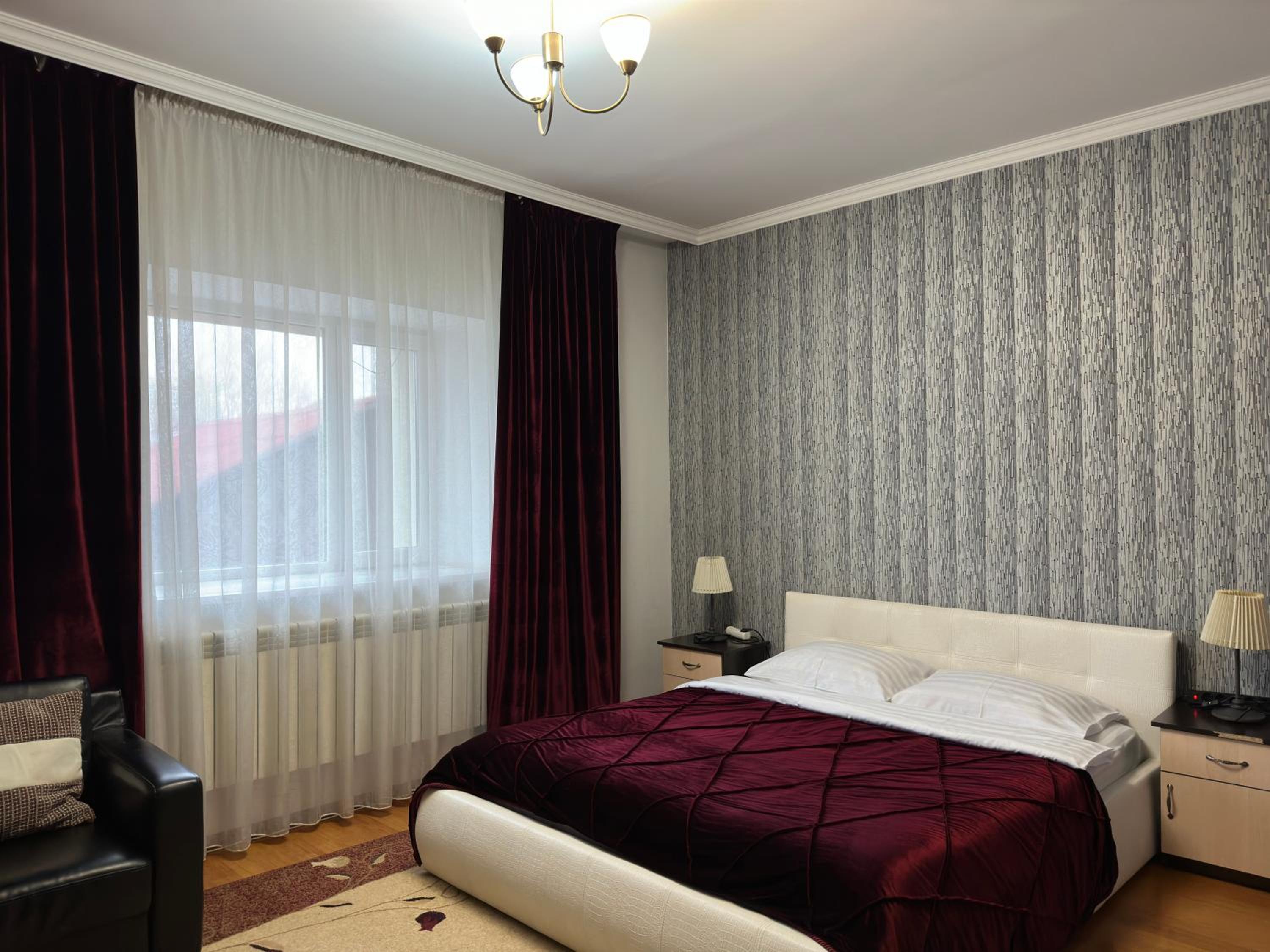 Large Double Room photo 1