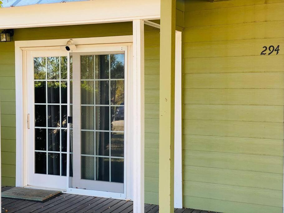 Two-Bedroom House photo 3