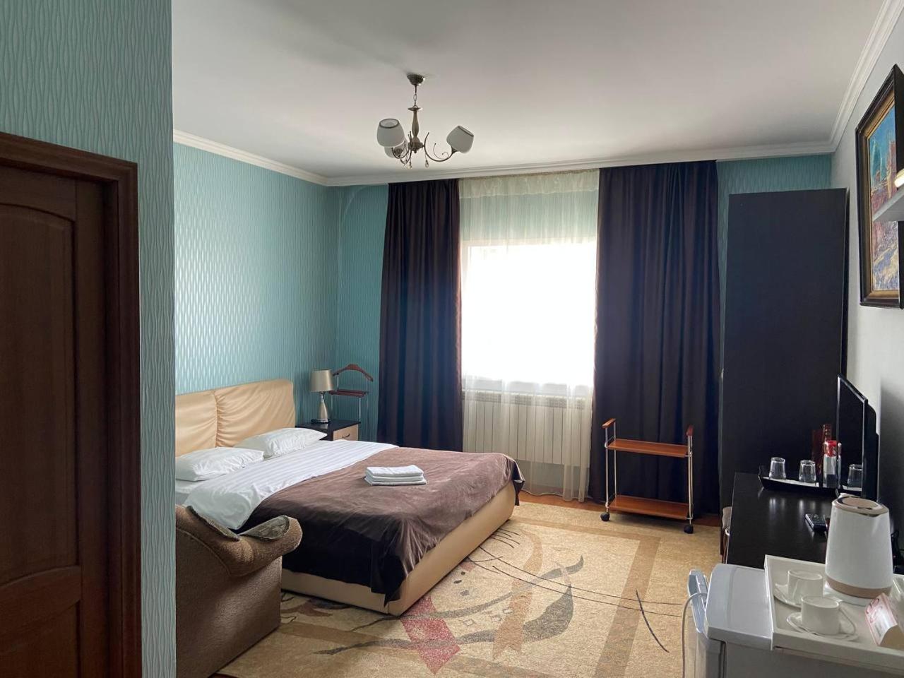 Large Double Room photo 2