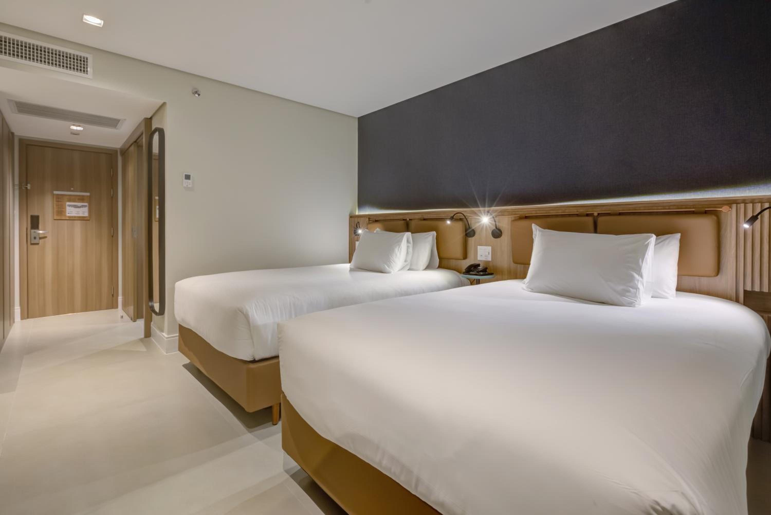 Double Room with Two Double Beds - Photo 1