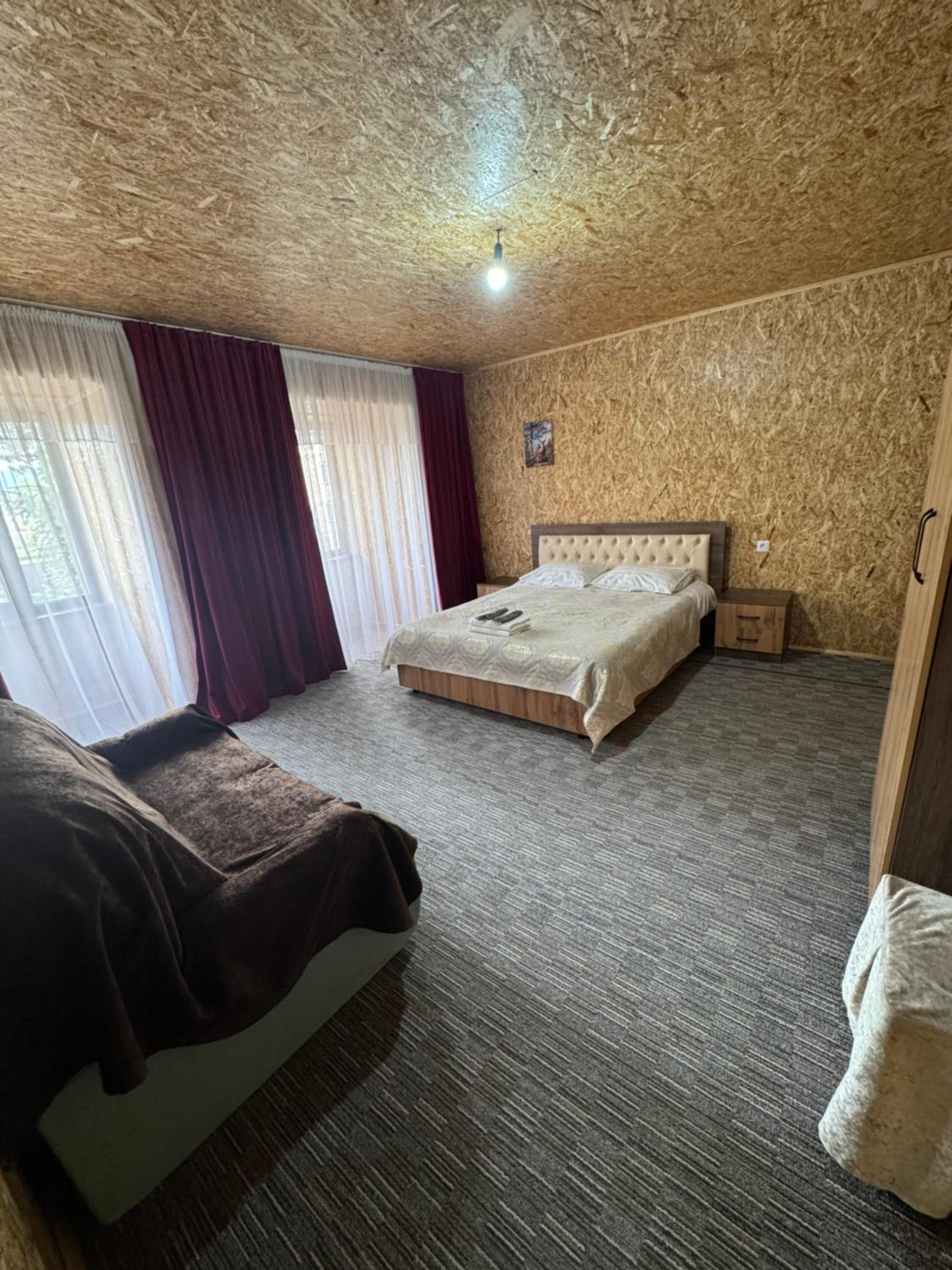 Large Double Room photo 2
