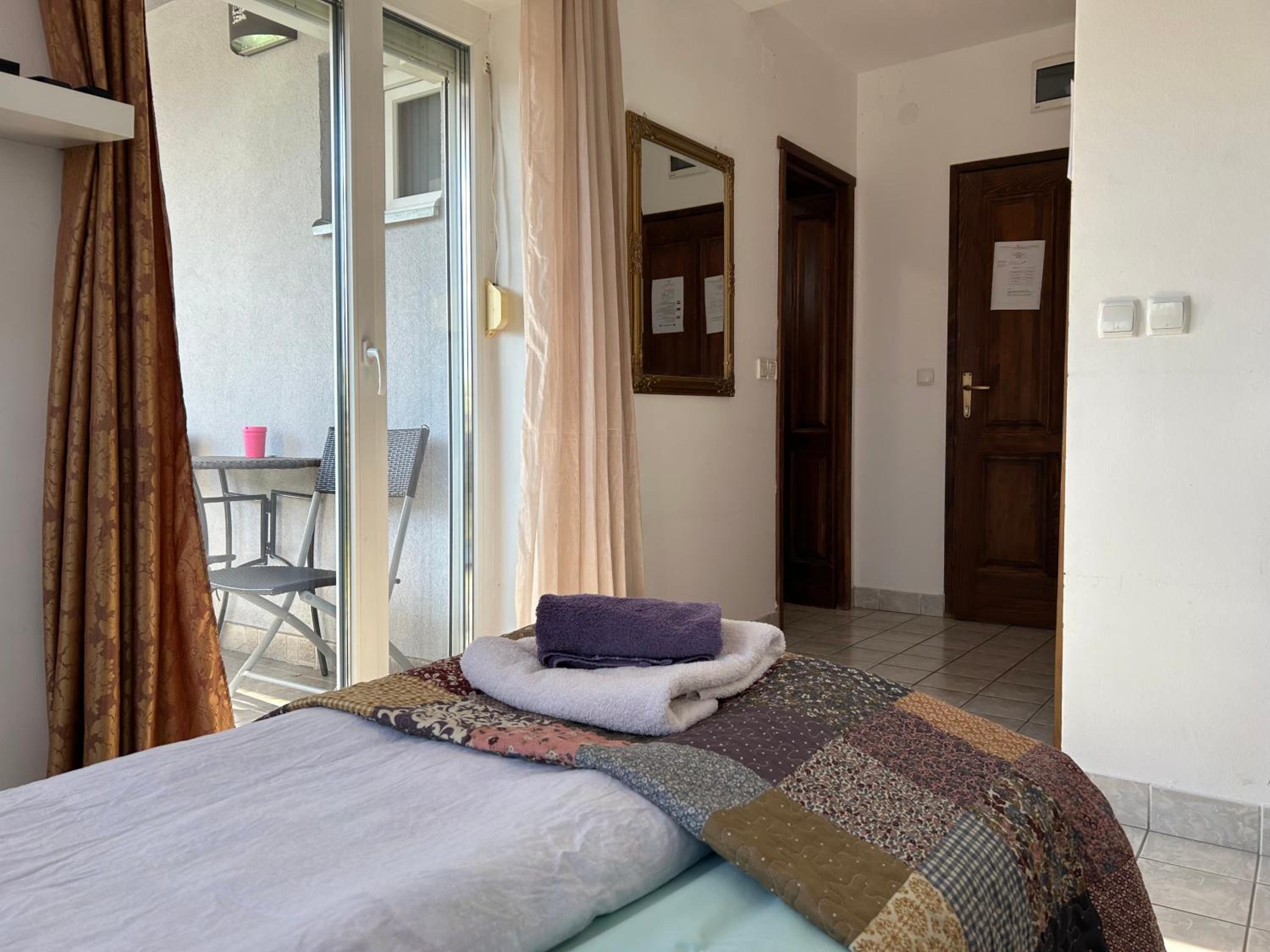 Budget Triple Room - Photo 1