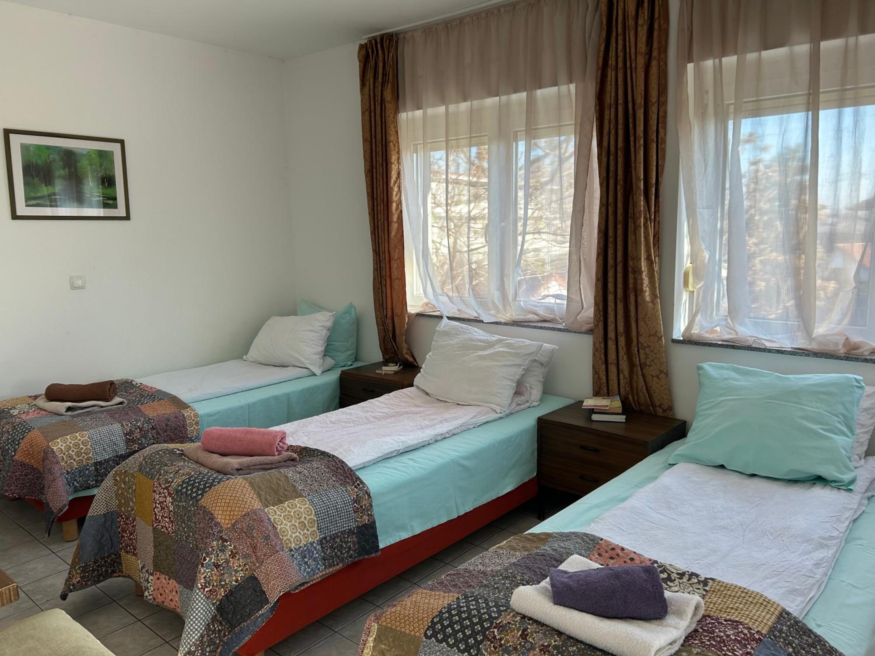 Budget Triple Room - Photo 10