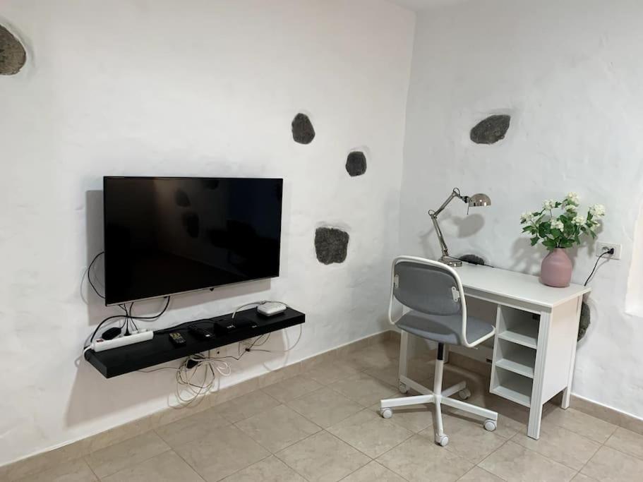 One-Bedroom Apartment photo 3