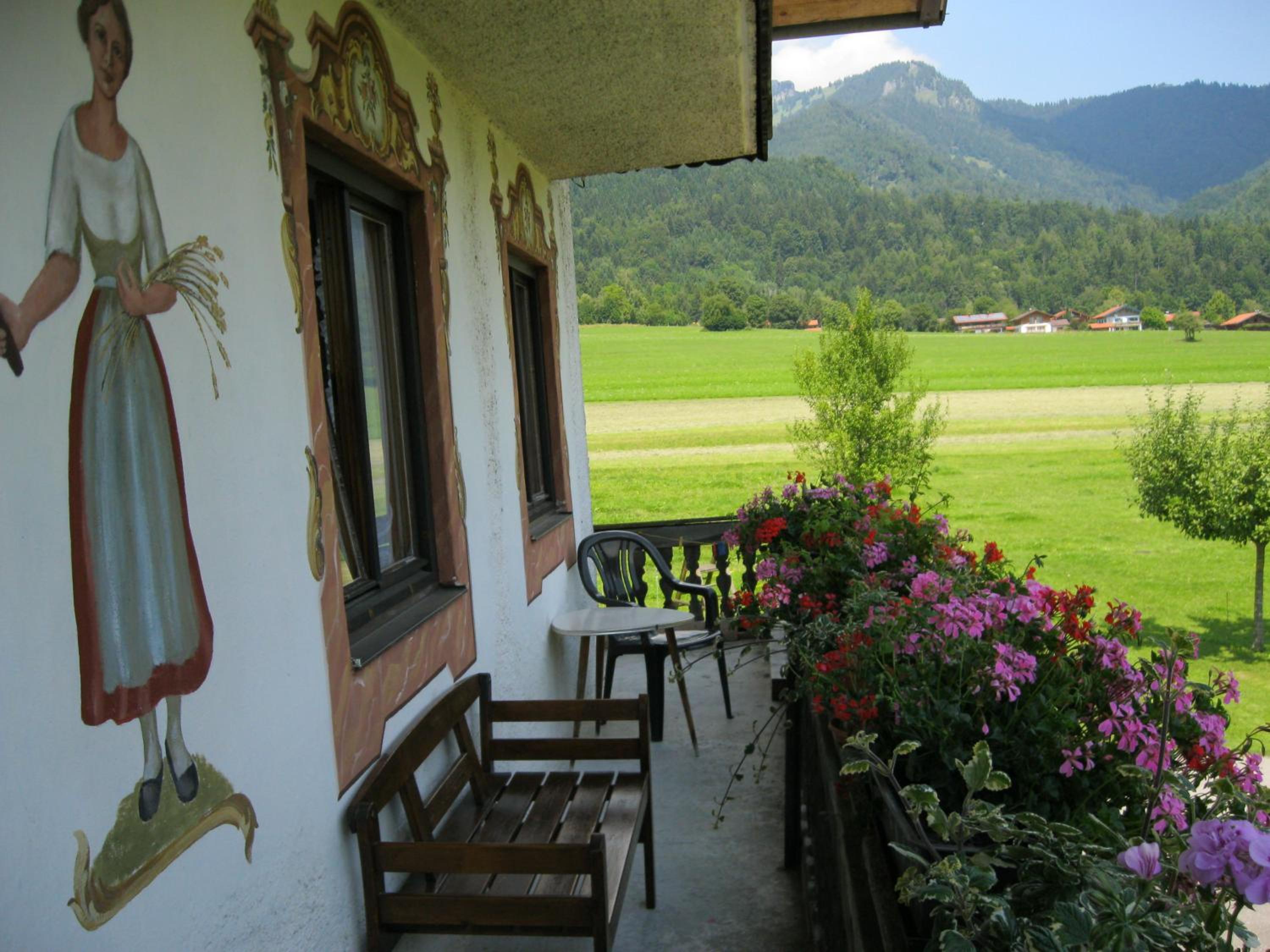 Apartment with Balcony photo 3