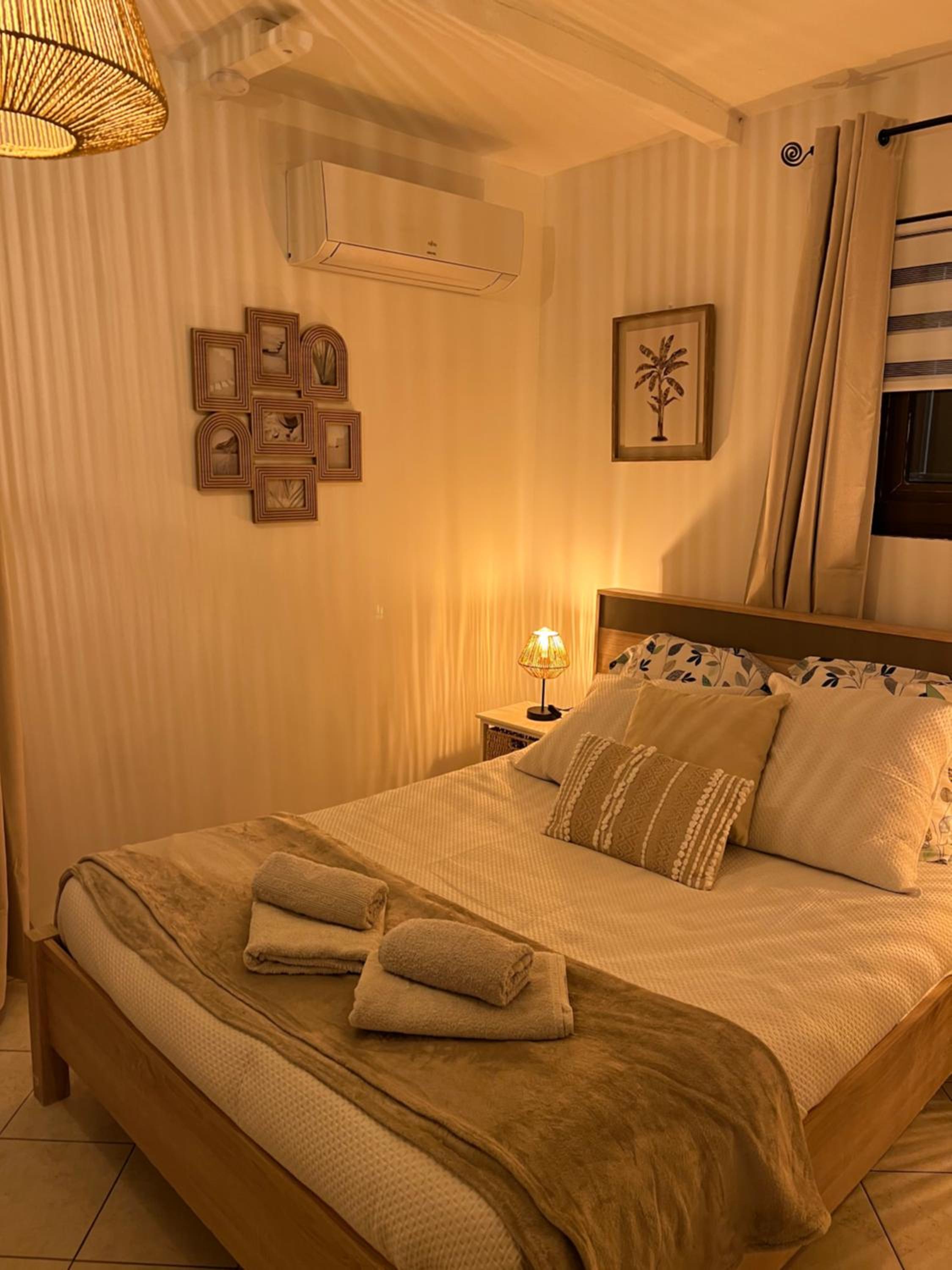 Deluxe Double Room with Shower photo 3
