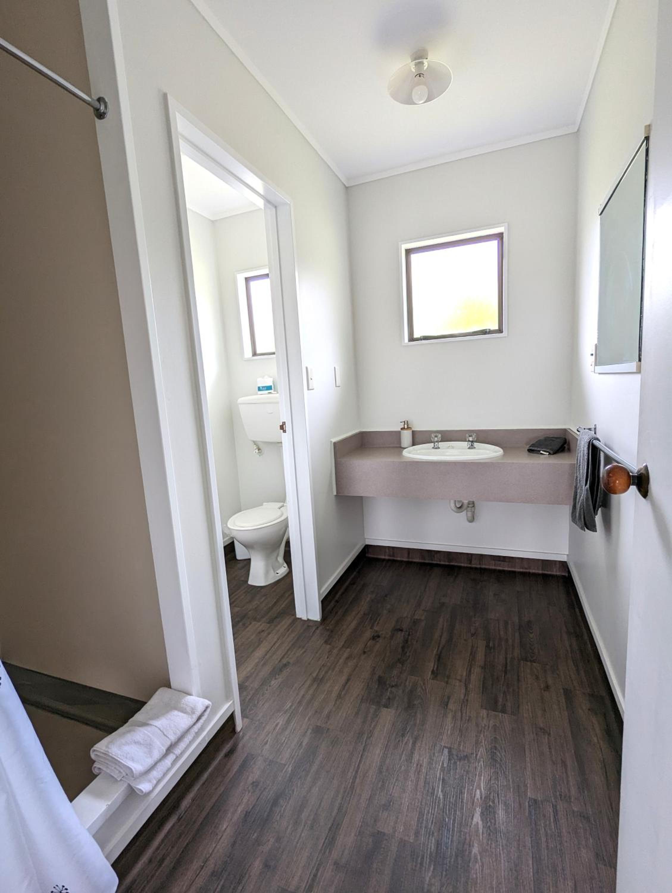 1 Bedroom Ensuite Motel Style Unit photo 3