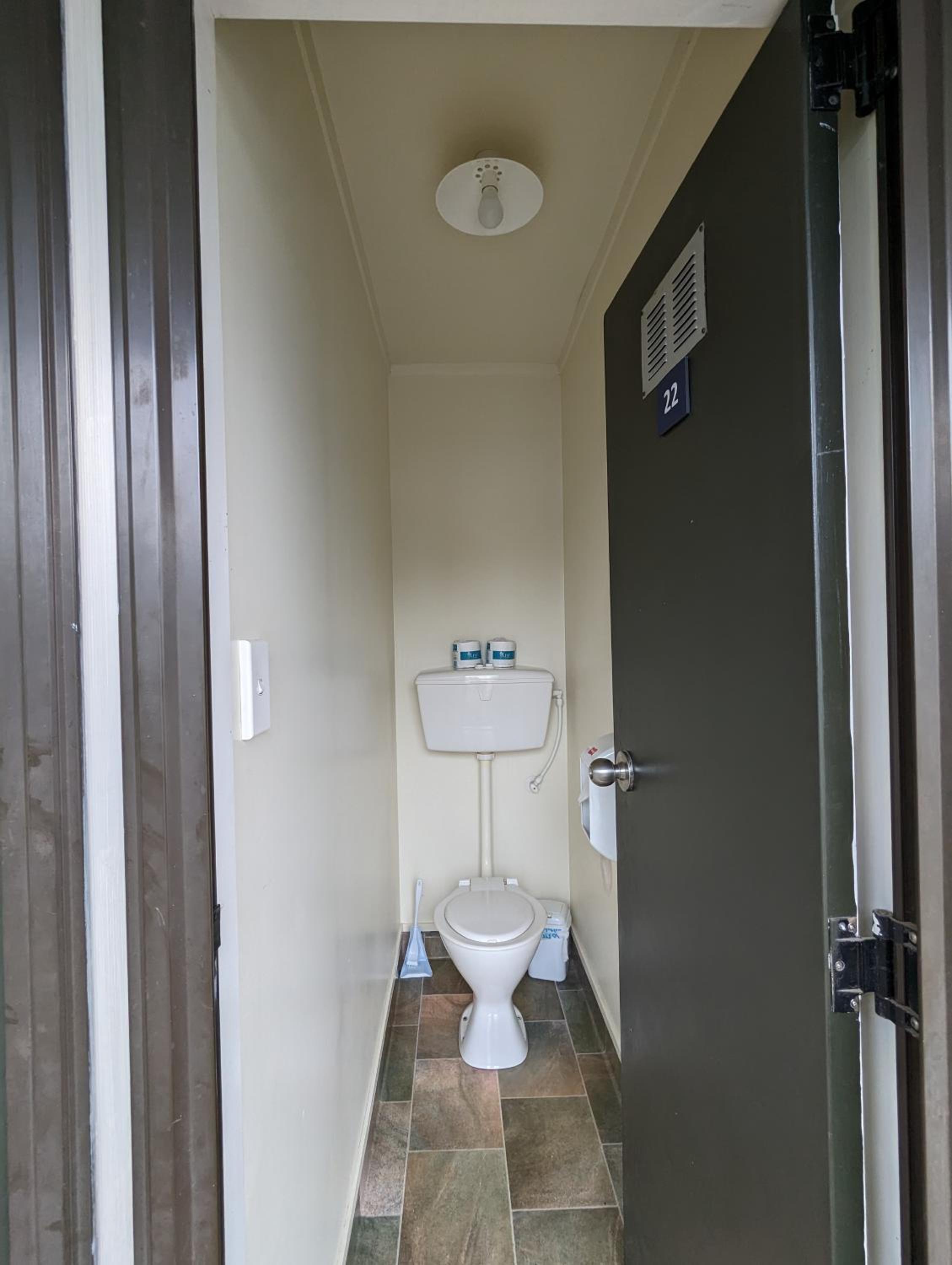 2 Bedroom Kitchen Cabin (Shared Bathroom) photo 3
