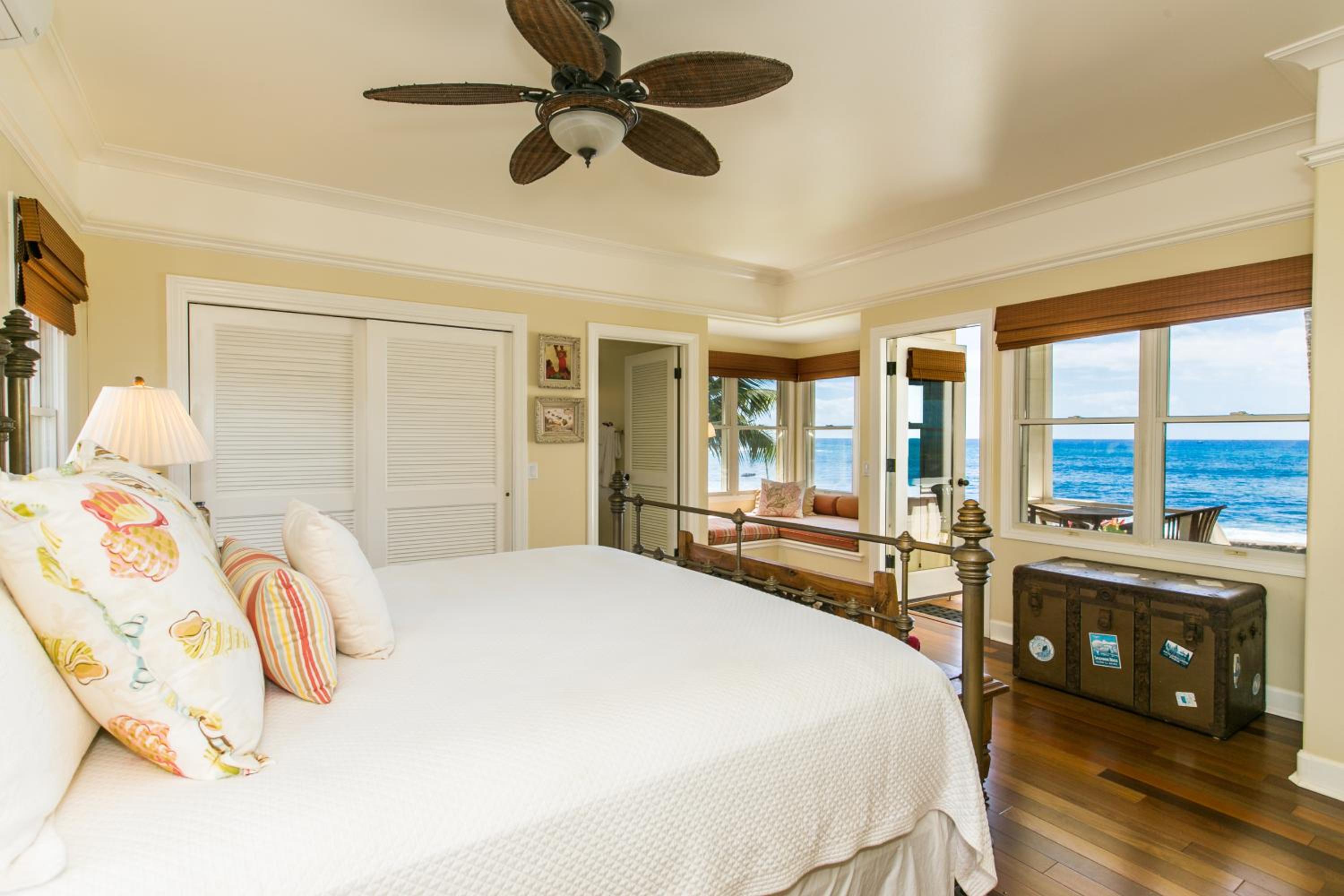Villa - Beach Front photo 1