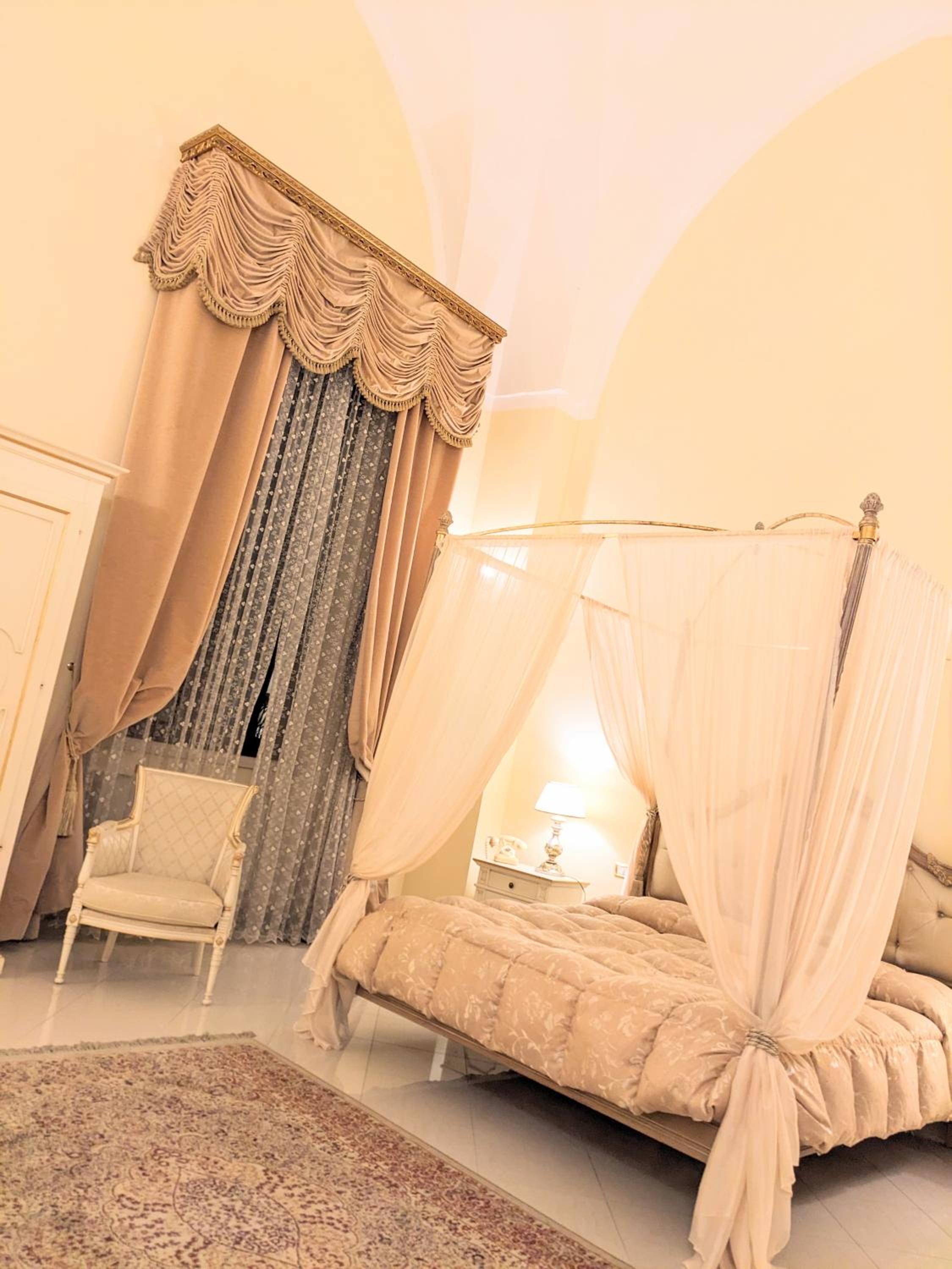 Superior Suite with Spa Bath - Photo 3