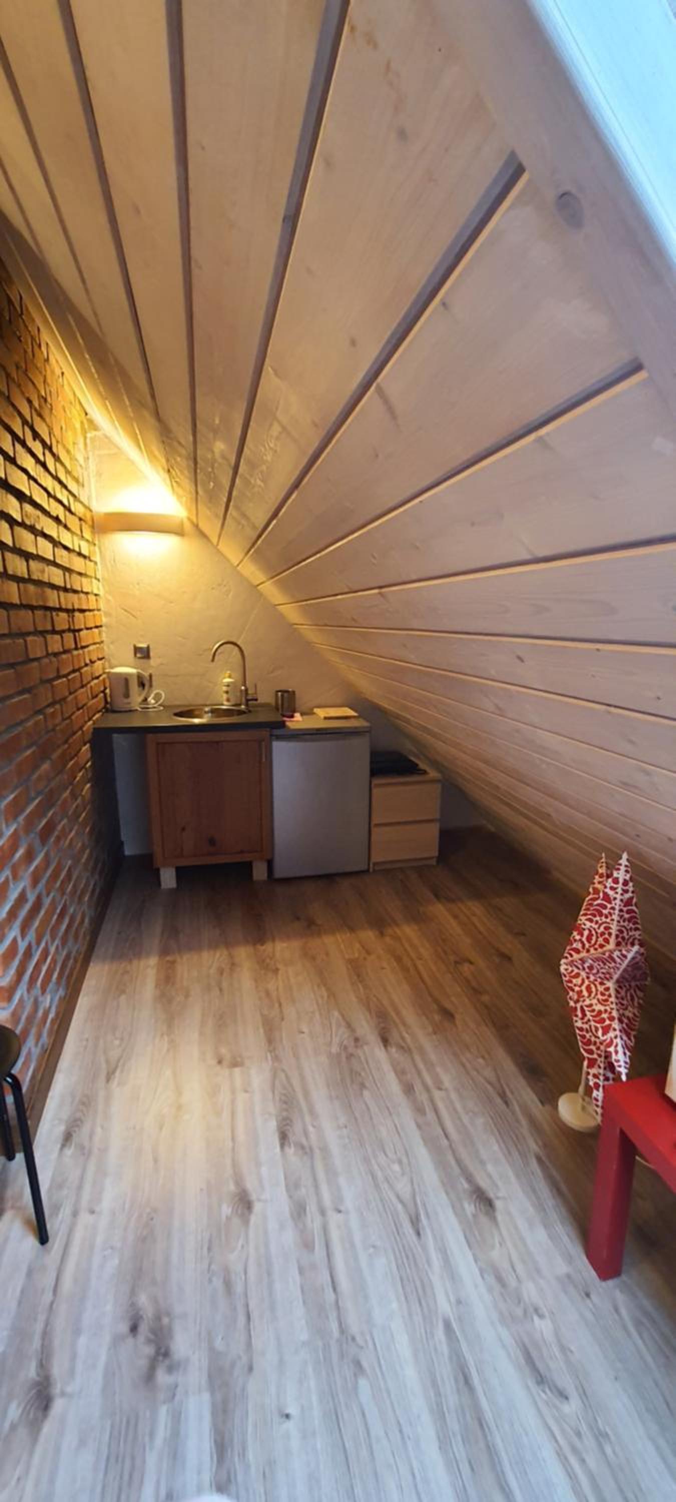 Double Room - Photo 12