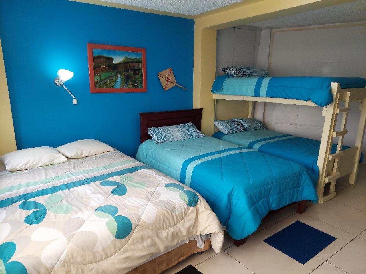 Quadruple Room with Private Bathroom photo 1