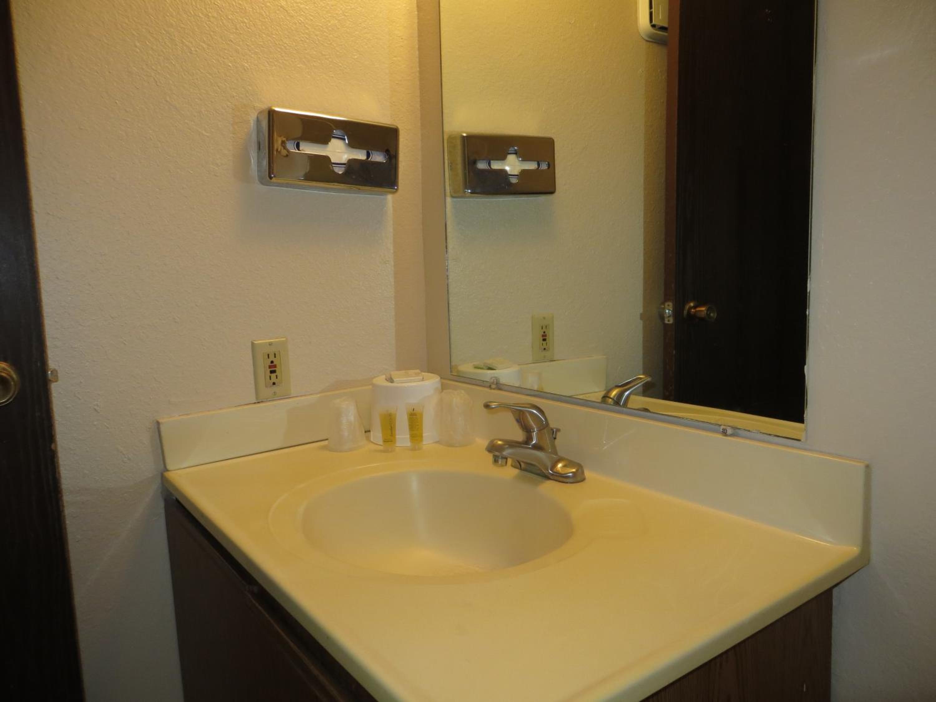 Double Room with Two Double Beds - Photo 6