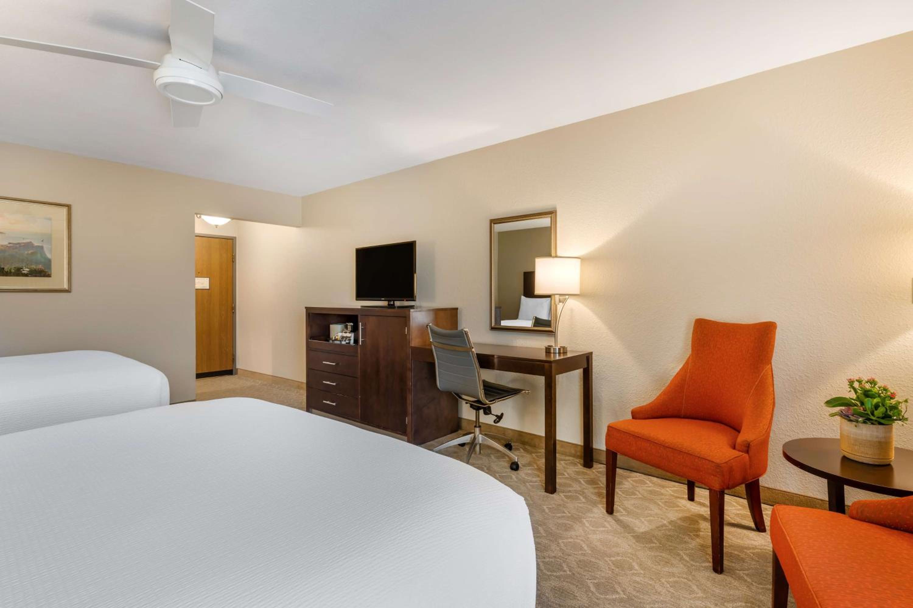 King Room with Two King Beds - Non-Smoking photo 1