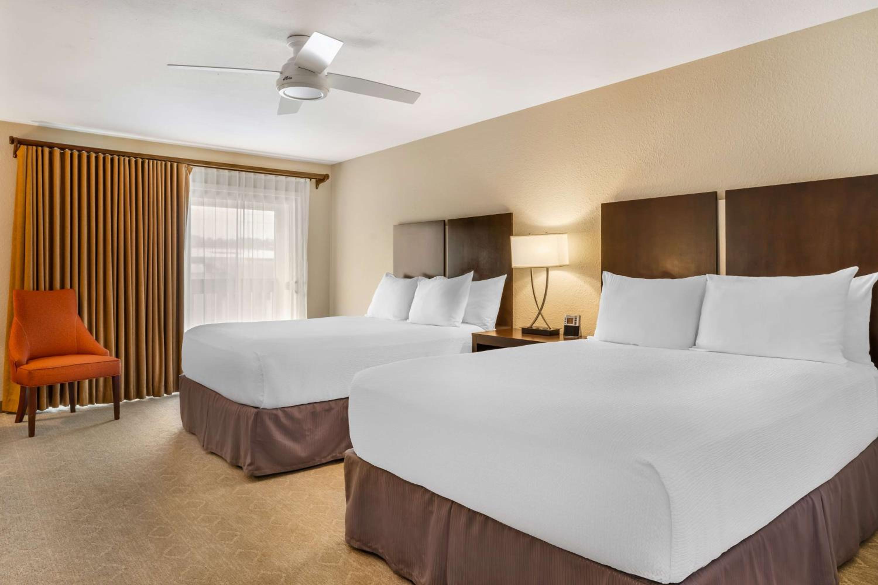 Queen Room with Two Queen Beds and Roll-In Shower - Disability Access/Non-Smoking photo 1