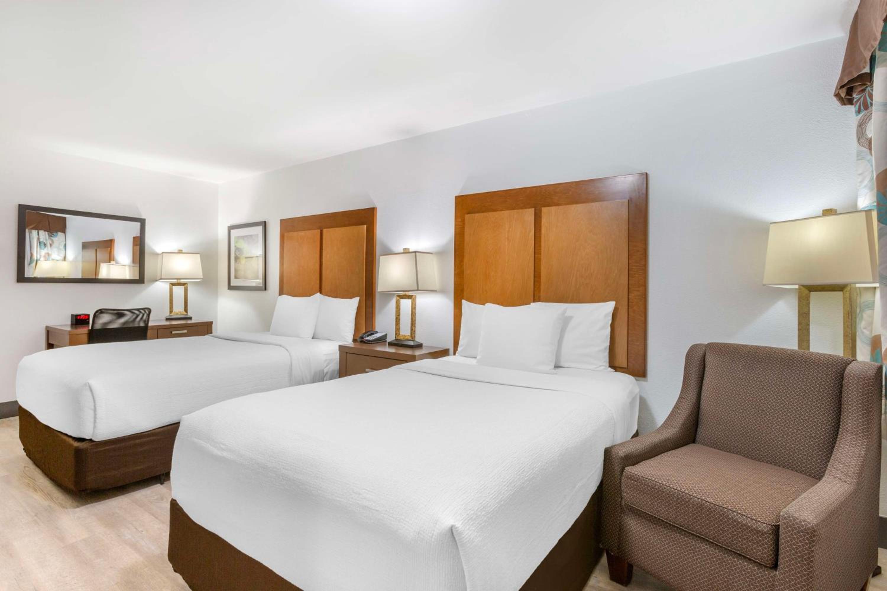 Double Room with Two Double Beds - Photo 1