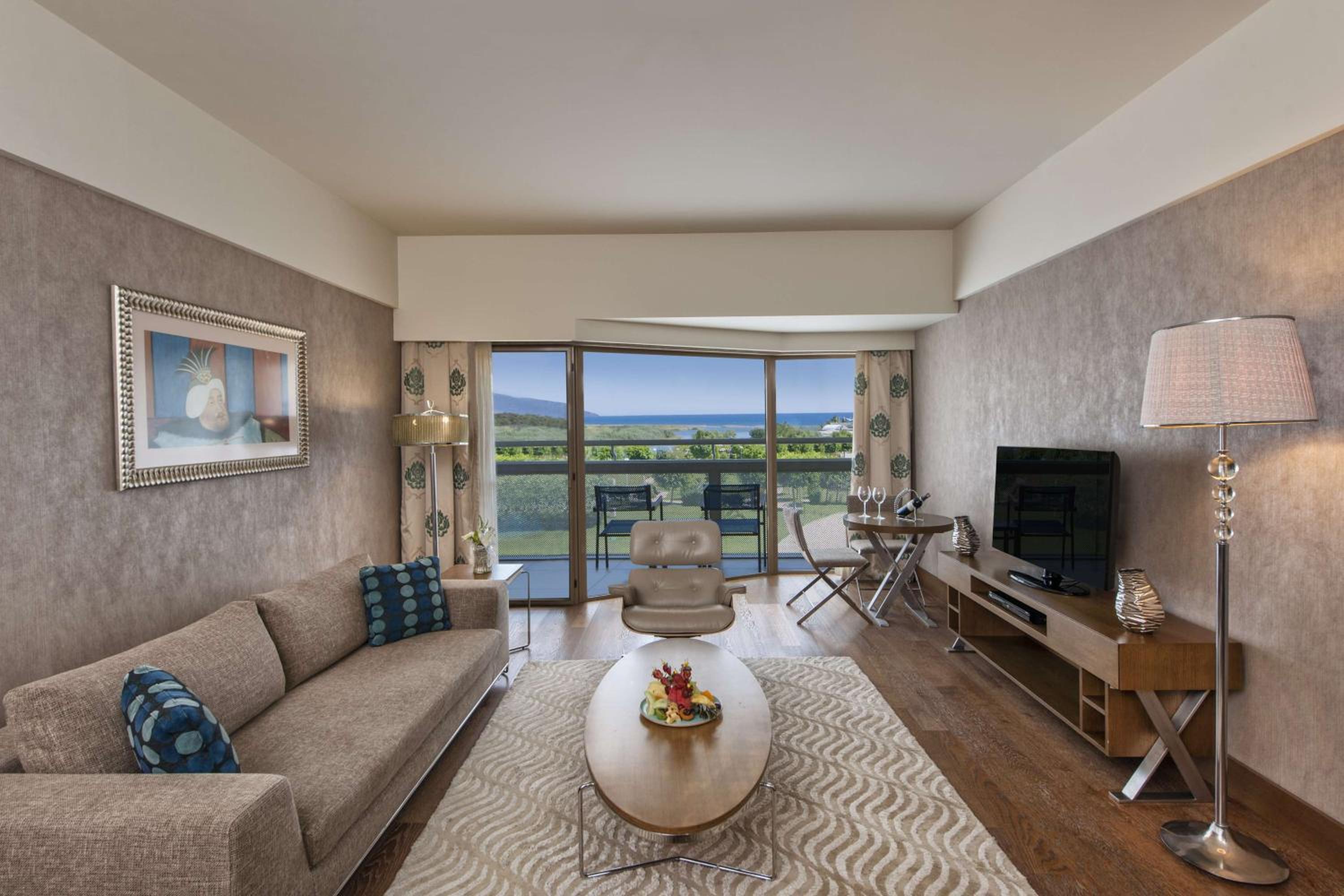 HILTON SUITE WITH SEA VIEW