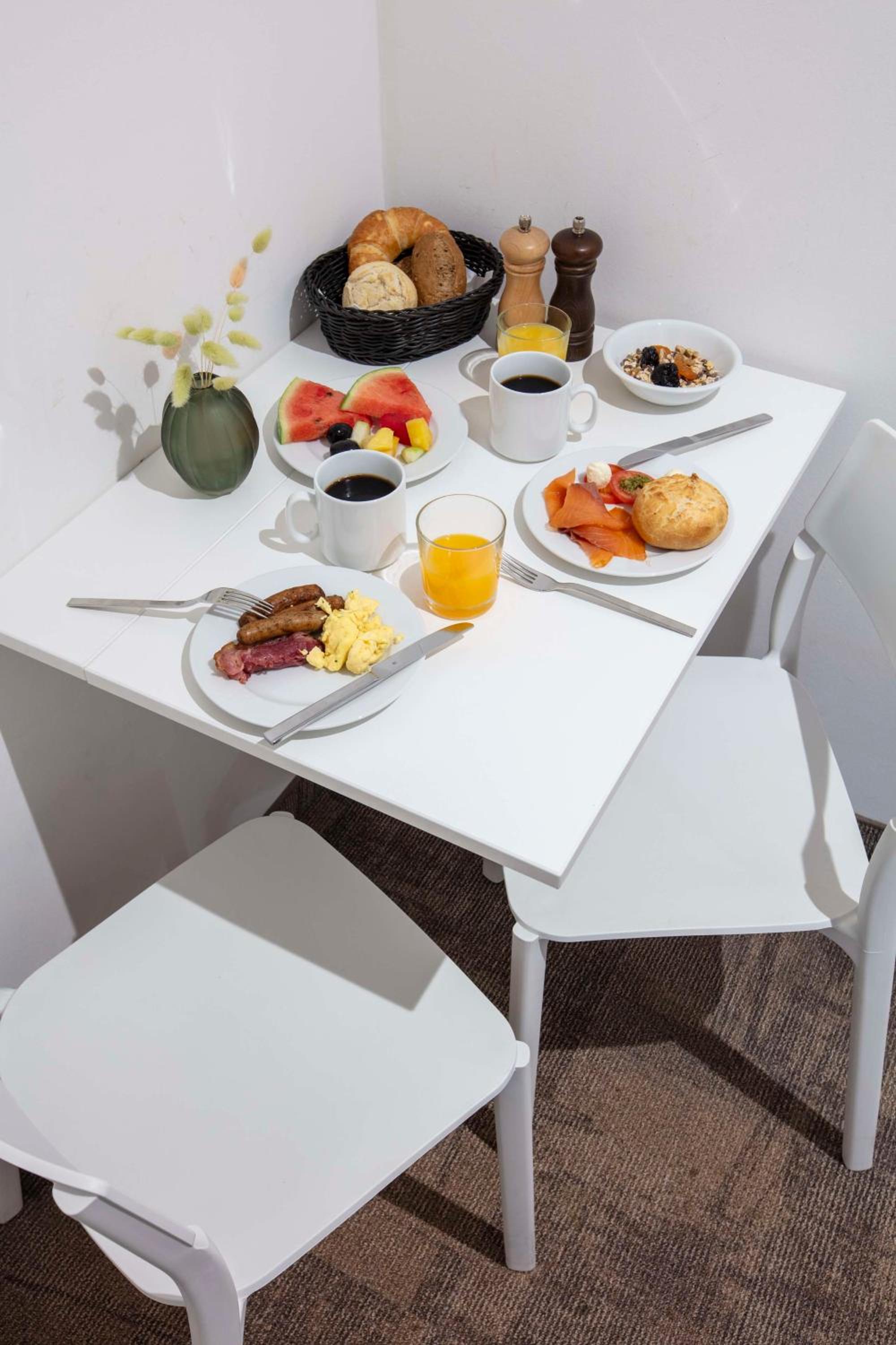 Standard Room - Kitchenette - Photo 13