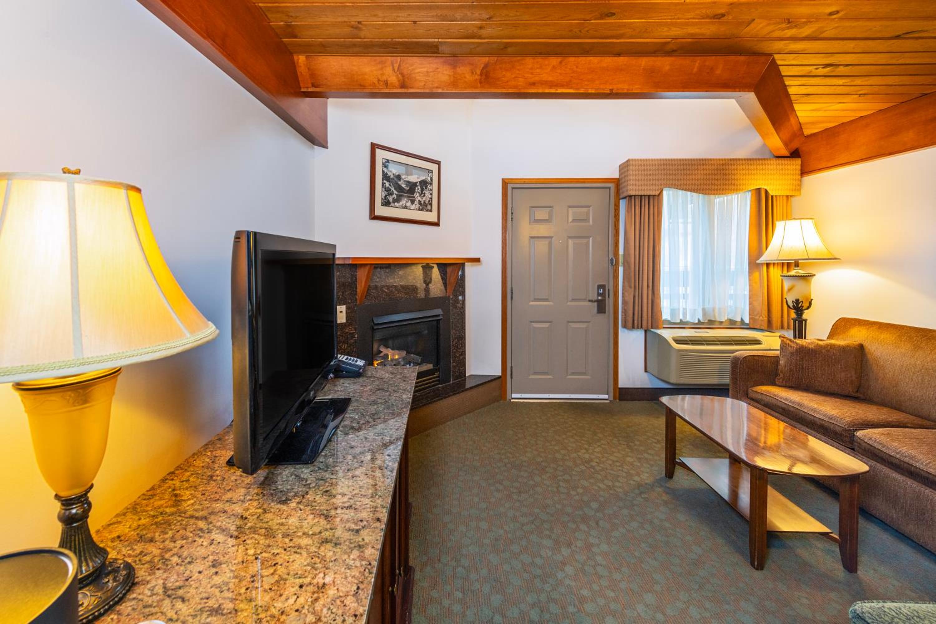 King Loft with Fireplace - Photo 7