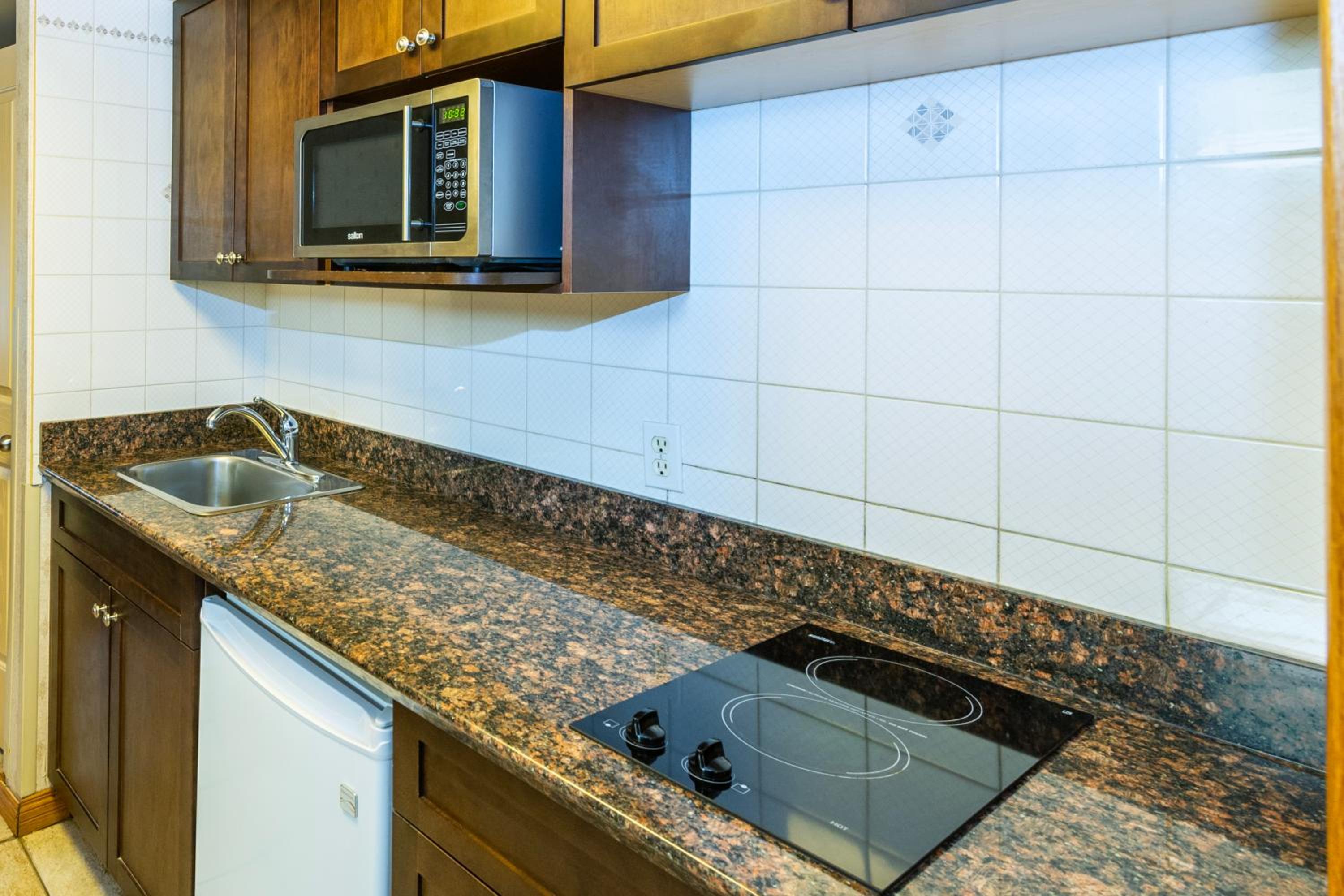 Kitchenette Suite - Photo 11