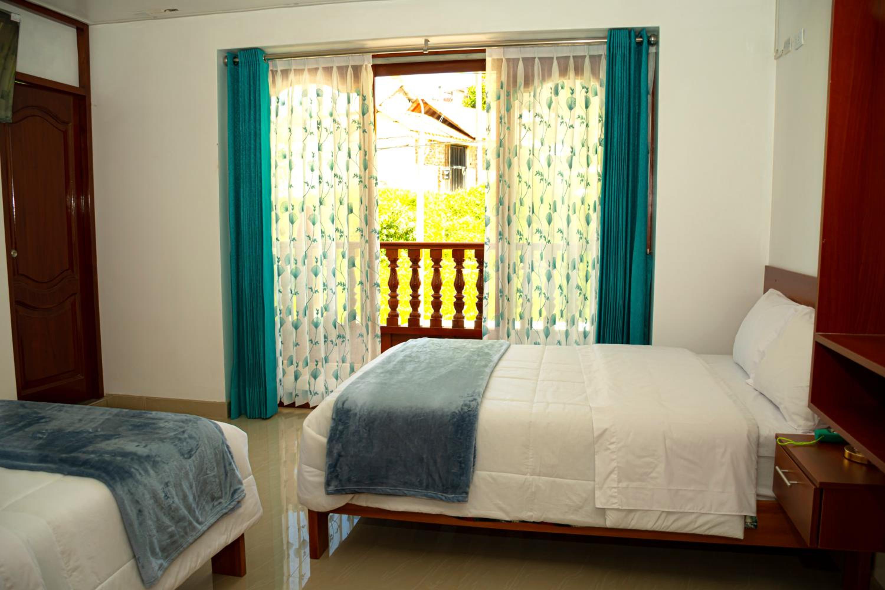 Twin Room With City View photo 2