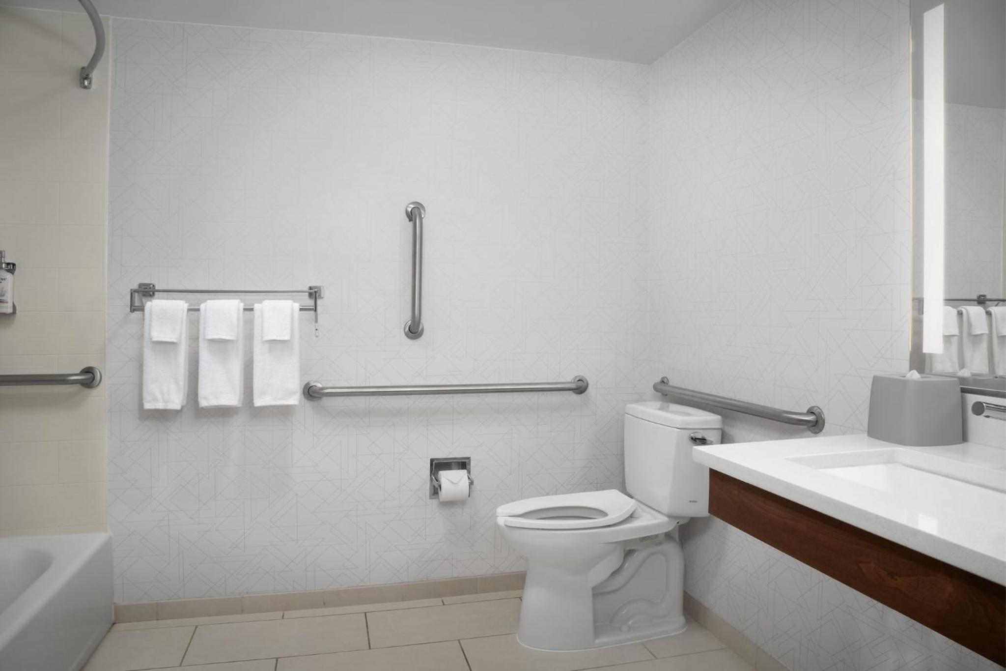 King Suite - Photo 3