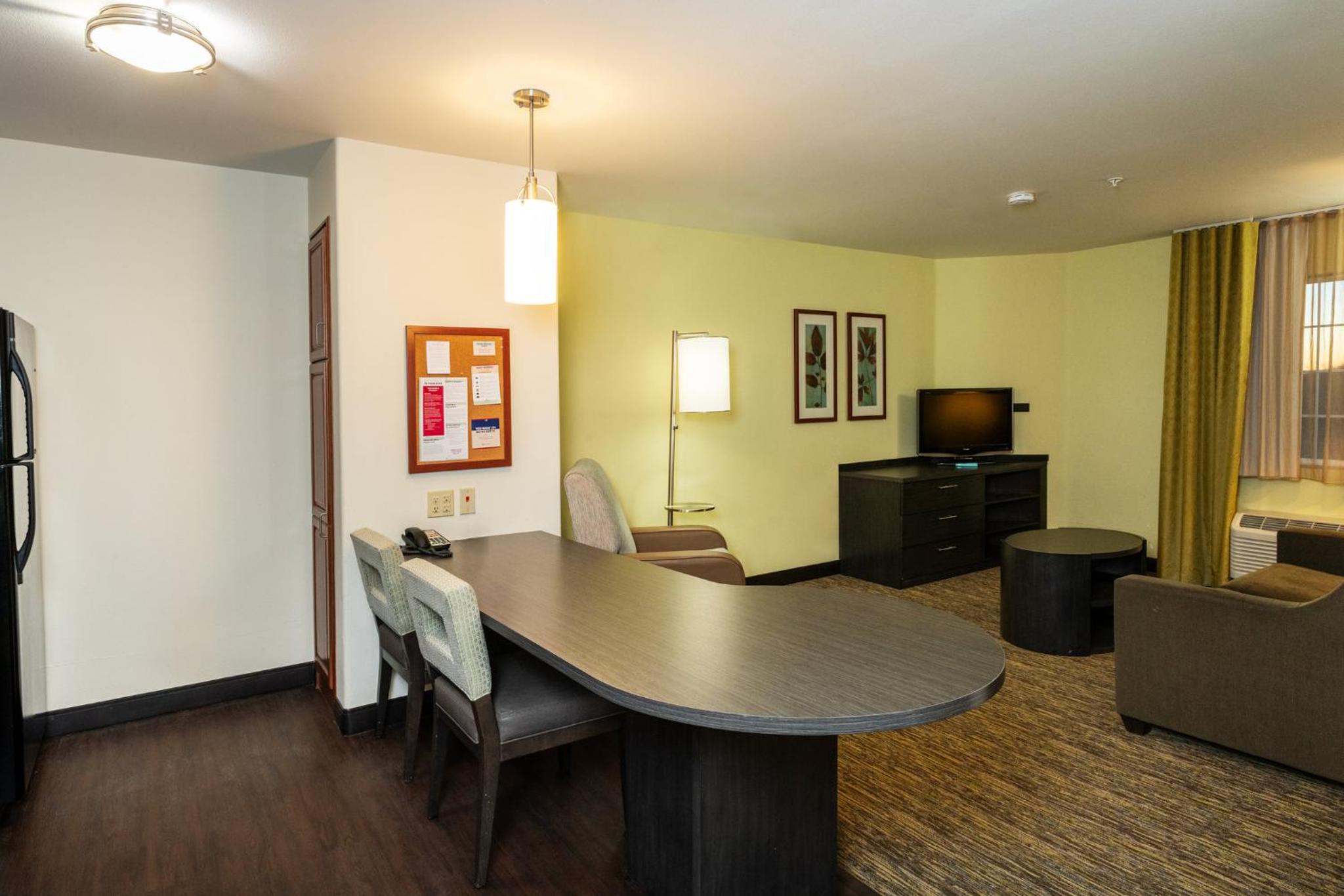One-Bedroom King Suite - Photo 2